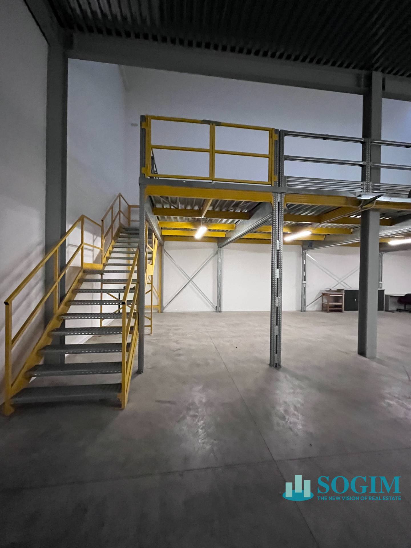 Capannone + Palazzina Uffici in affitto a Cusago
