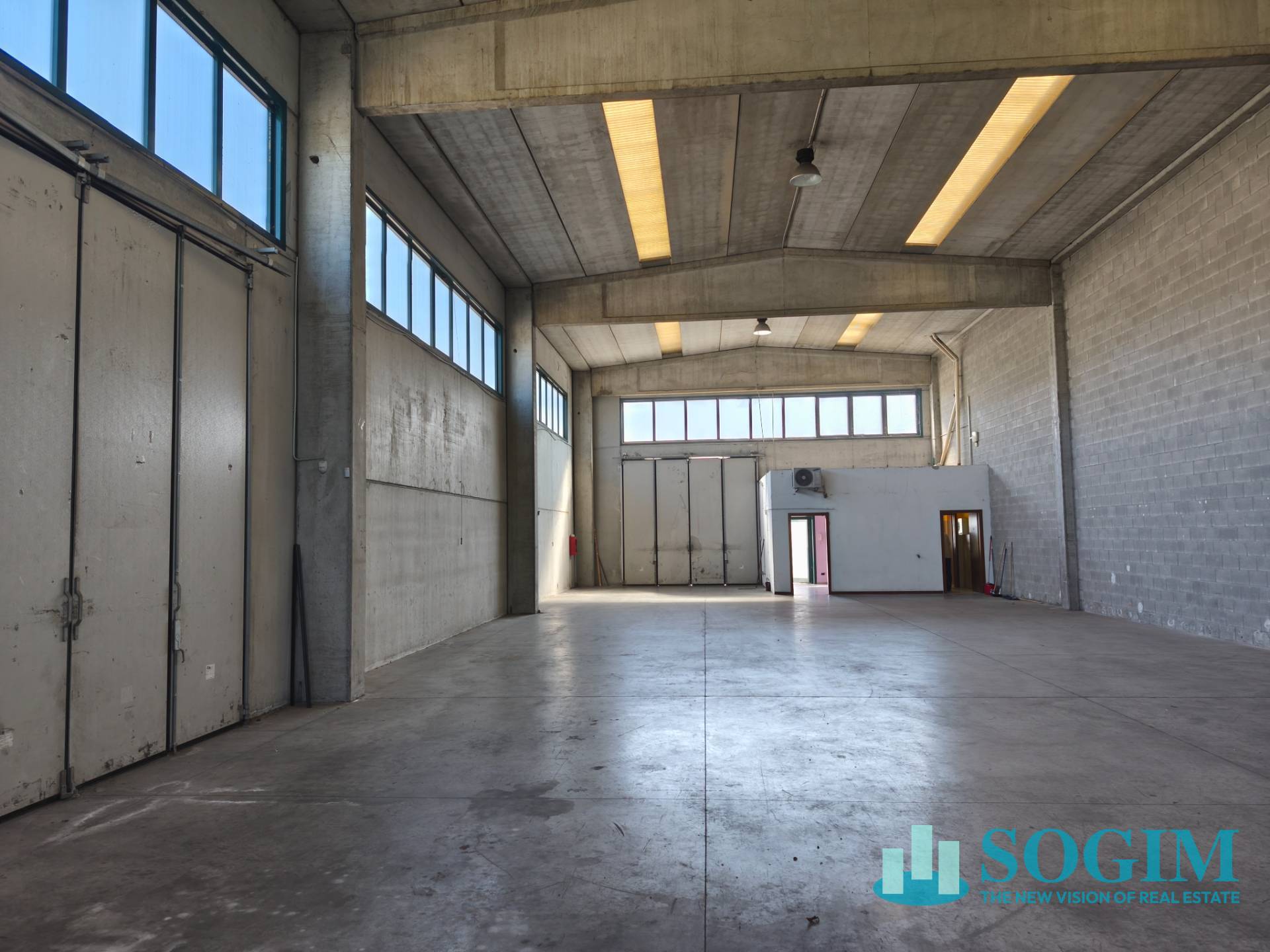 Capannone in affitto a Sordio