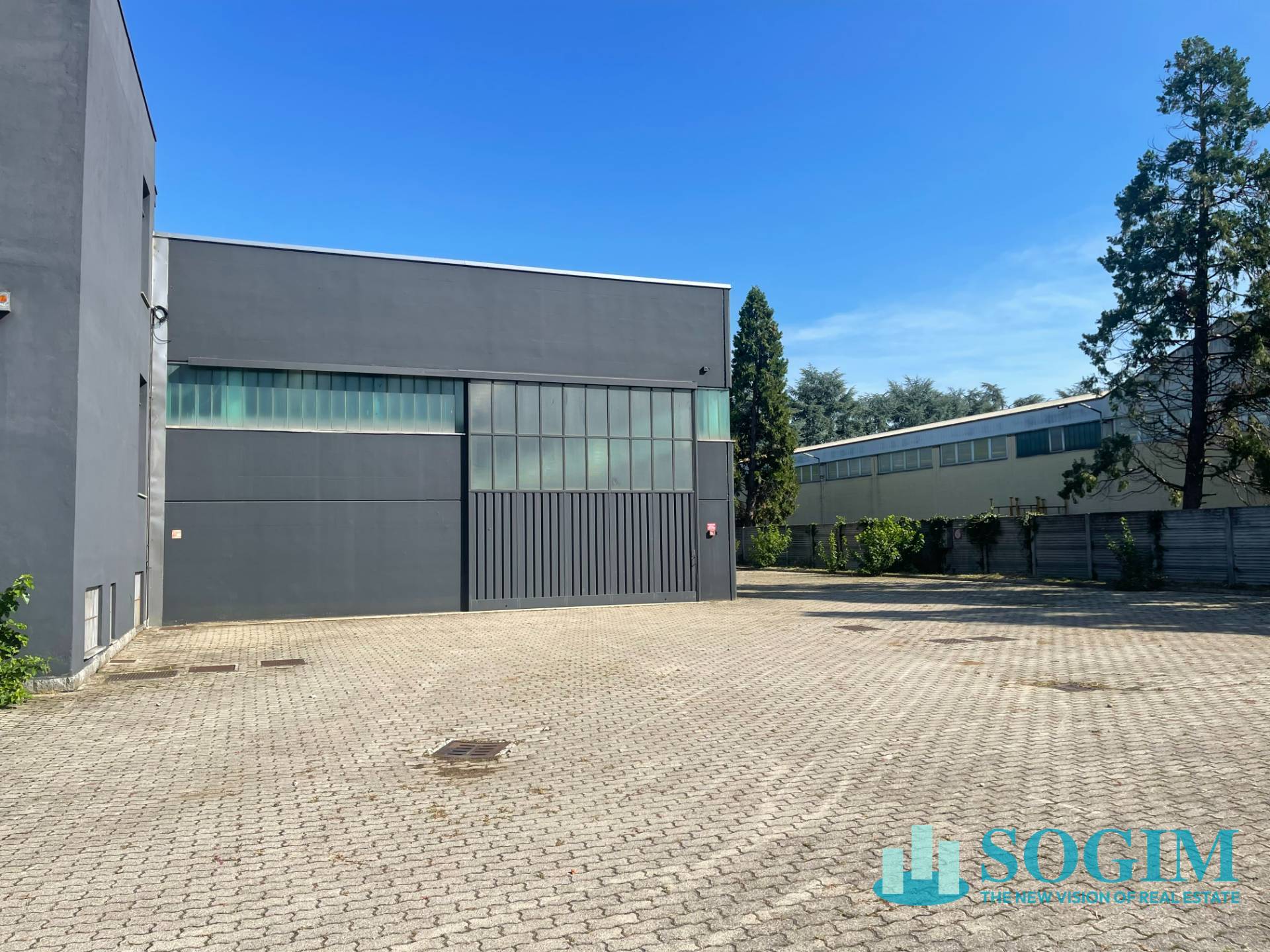 Capannone + Palazzina Uffici in affitto a Burago di Molgora