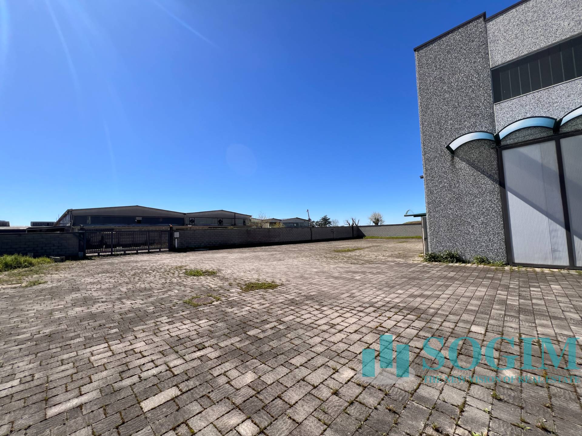 Immobile commerciale in vendita a Cerano