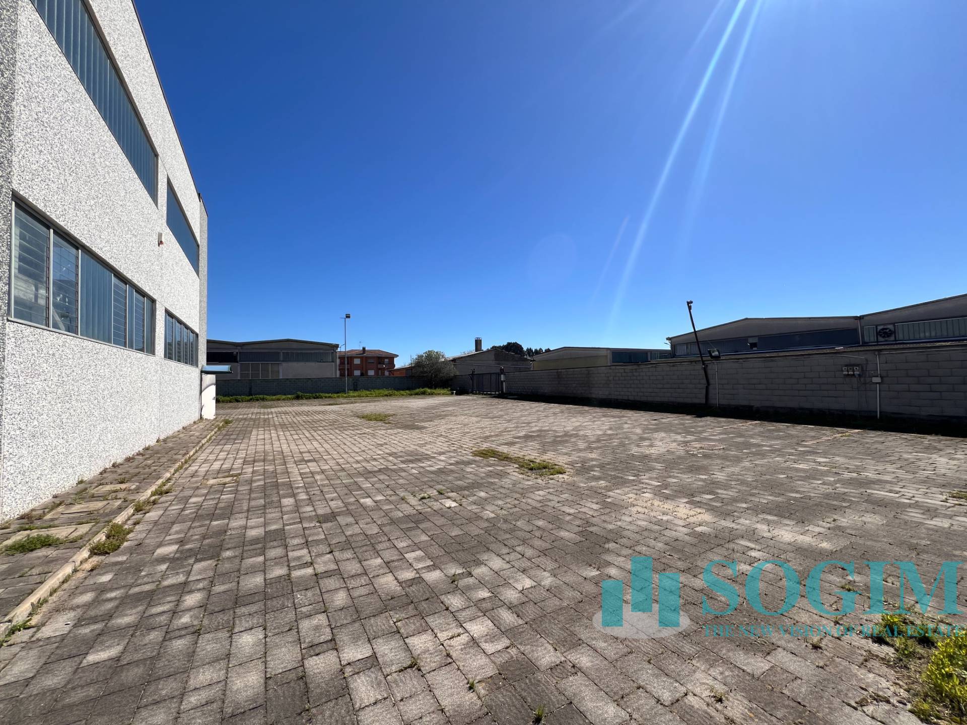 Immobile commerciale in vendita a Cerano