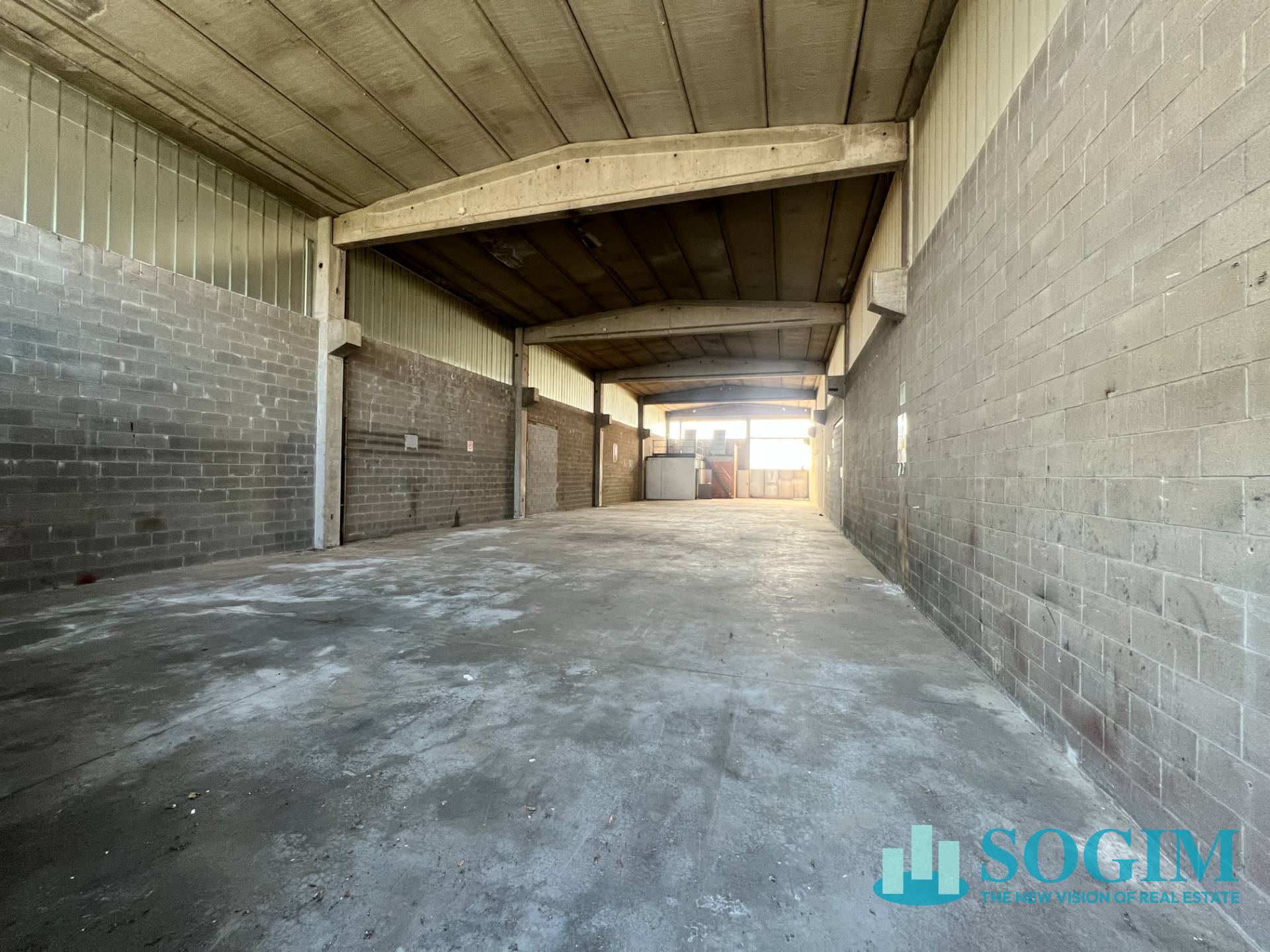 Capannone in affitto a Cerano