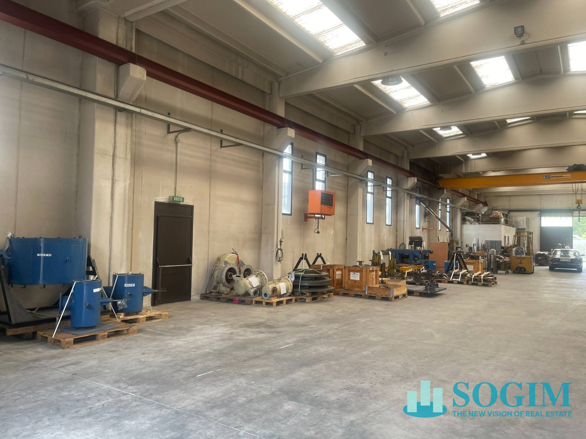 Capannone in vendita a Cernusco sul Naviglio