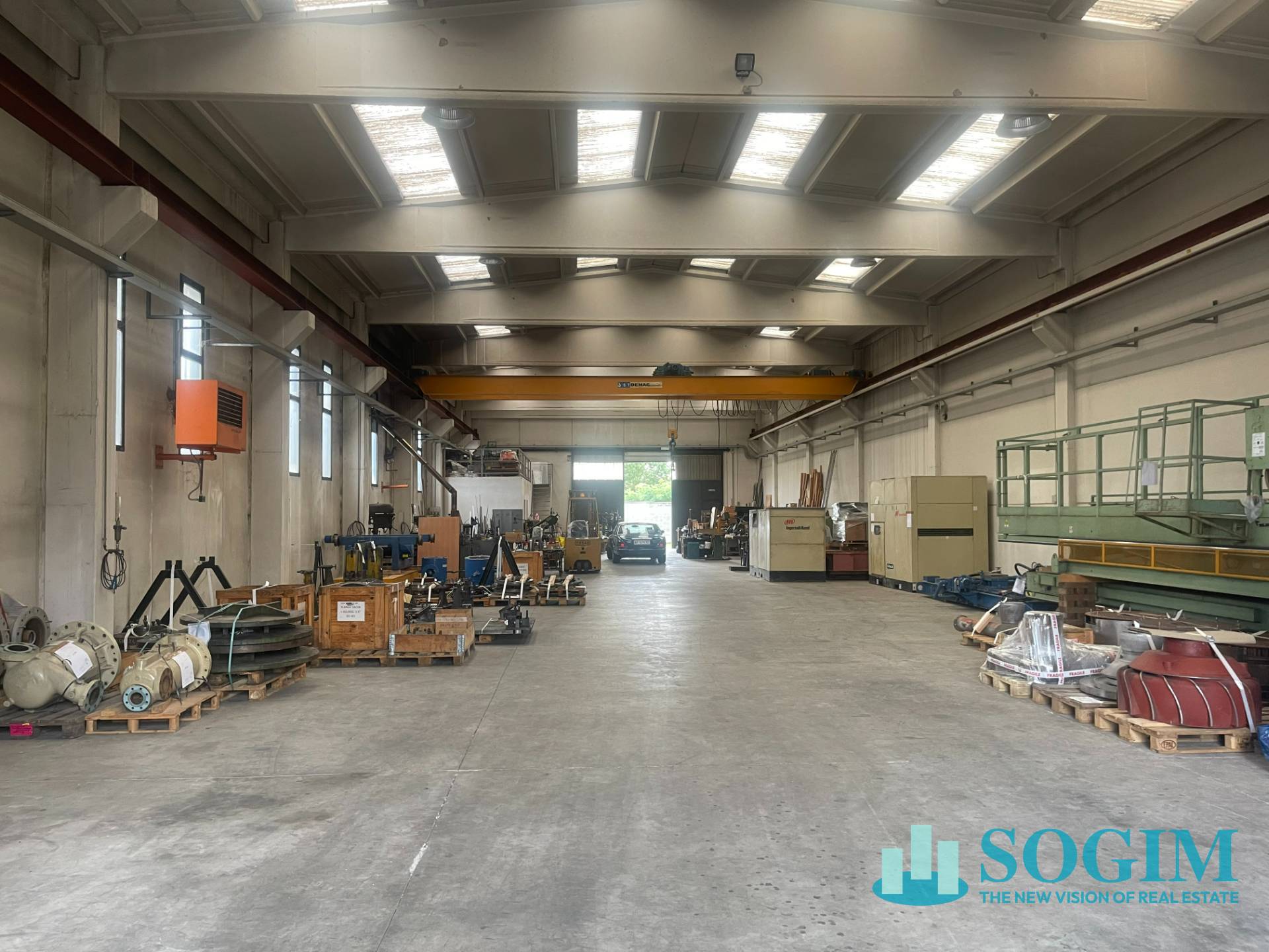 Capannone in vendita a Cernusco sul Naviglio