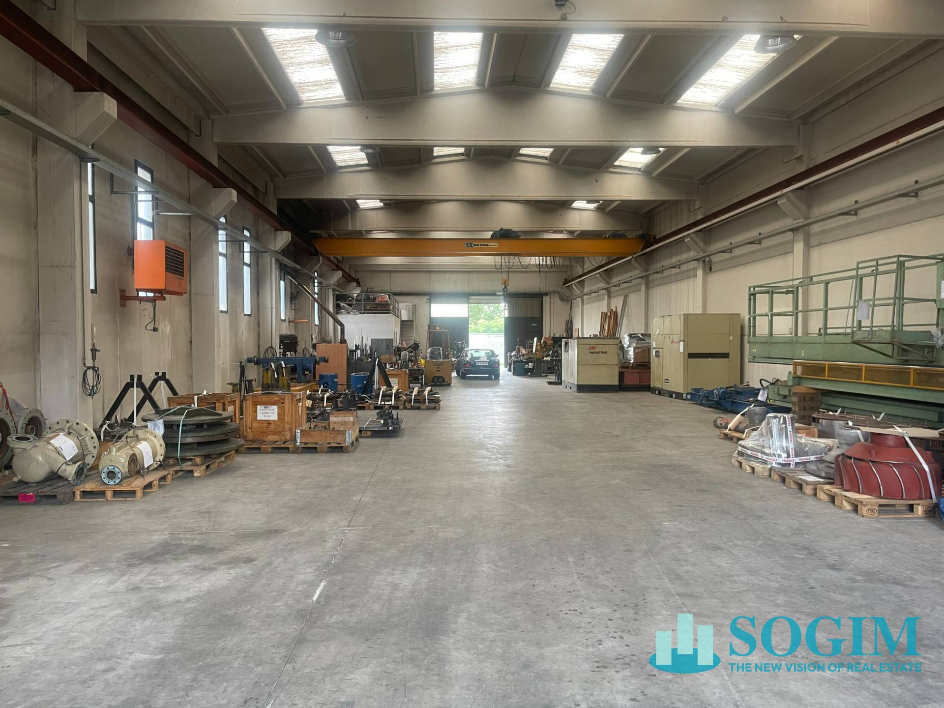 Capannone in vendita a Cernusco sul Naviglio