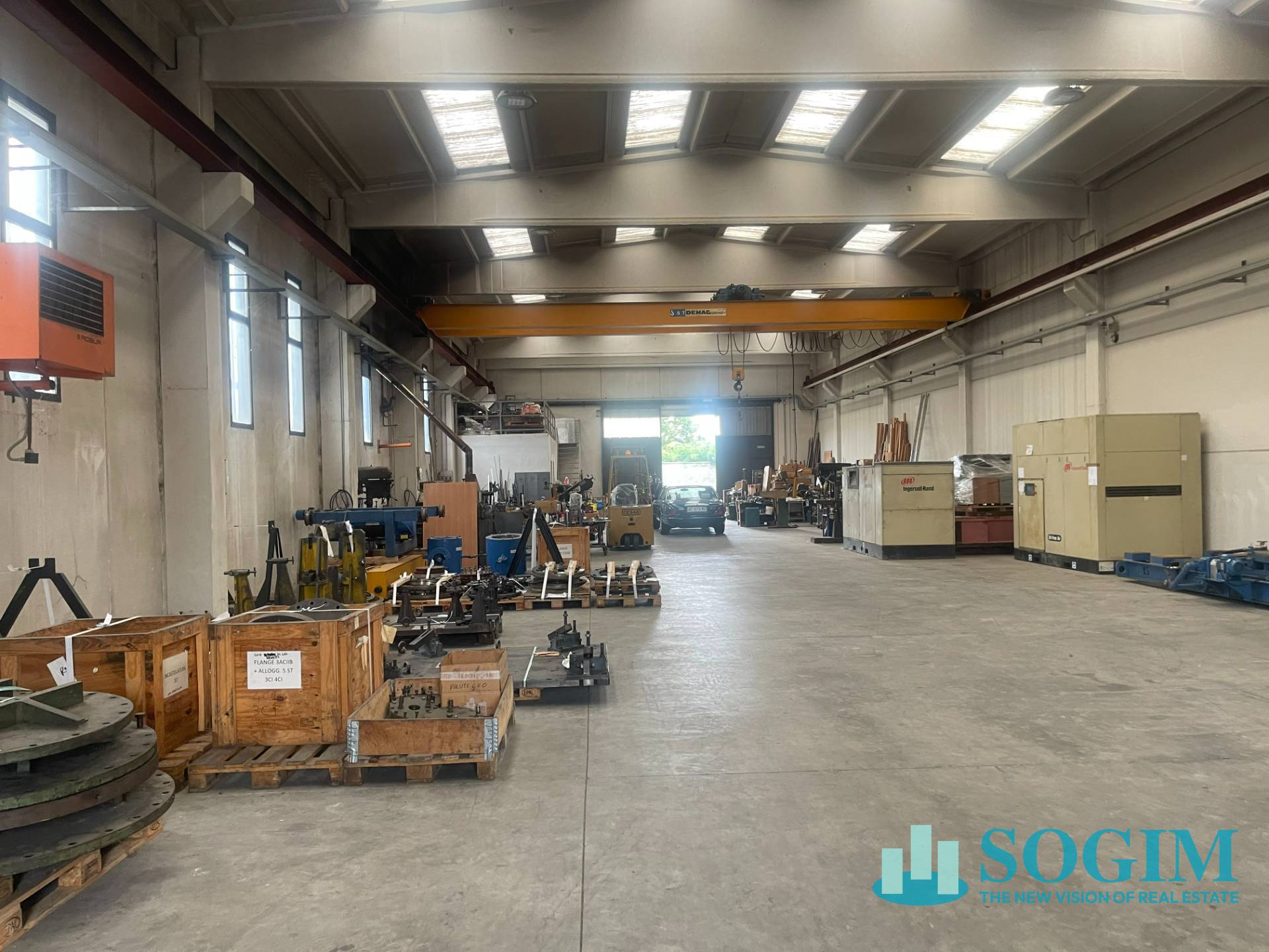 Capannone in vendita a Cernusco sul Naviglio