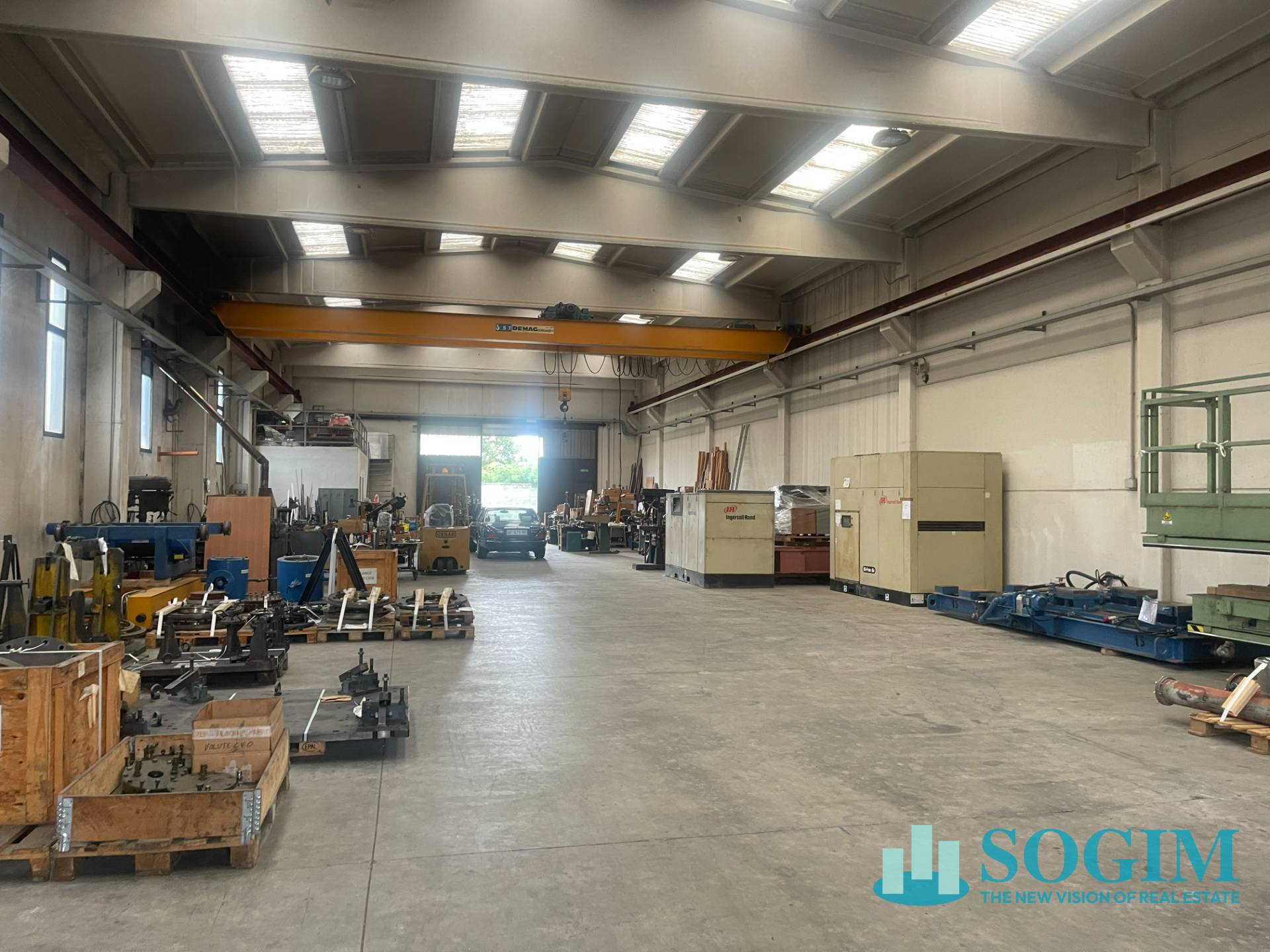 Capannone in vendita a Cernusco sul Naviglio