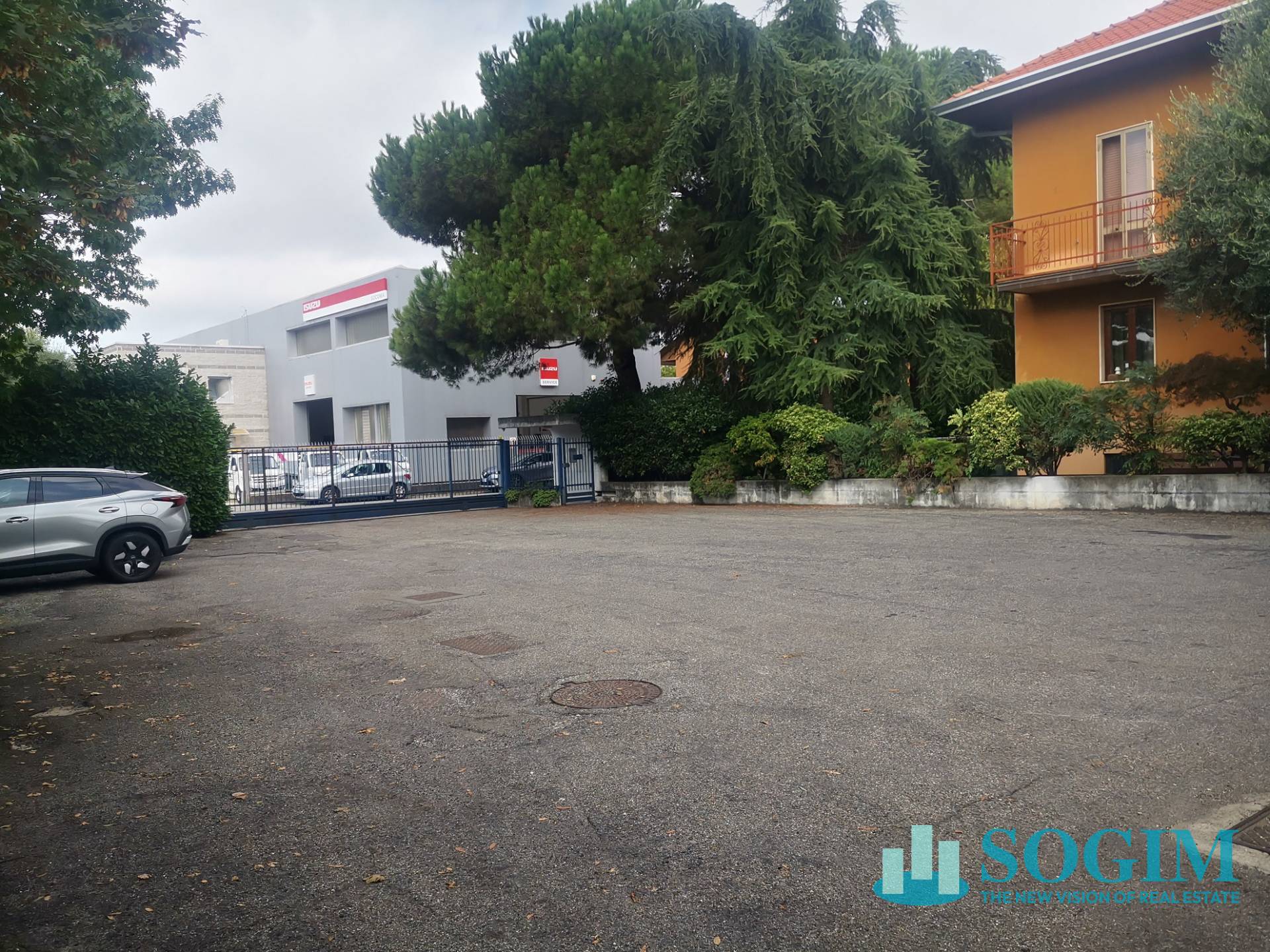 Capannone in vendita a Fagnano Olona