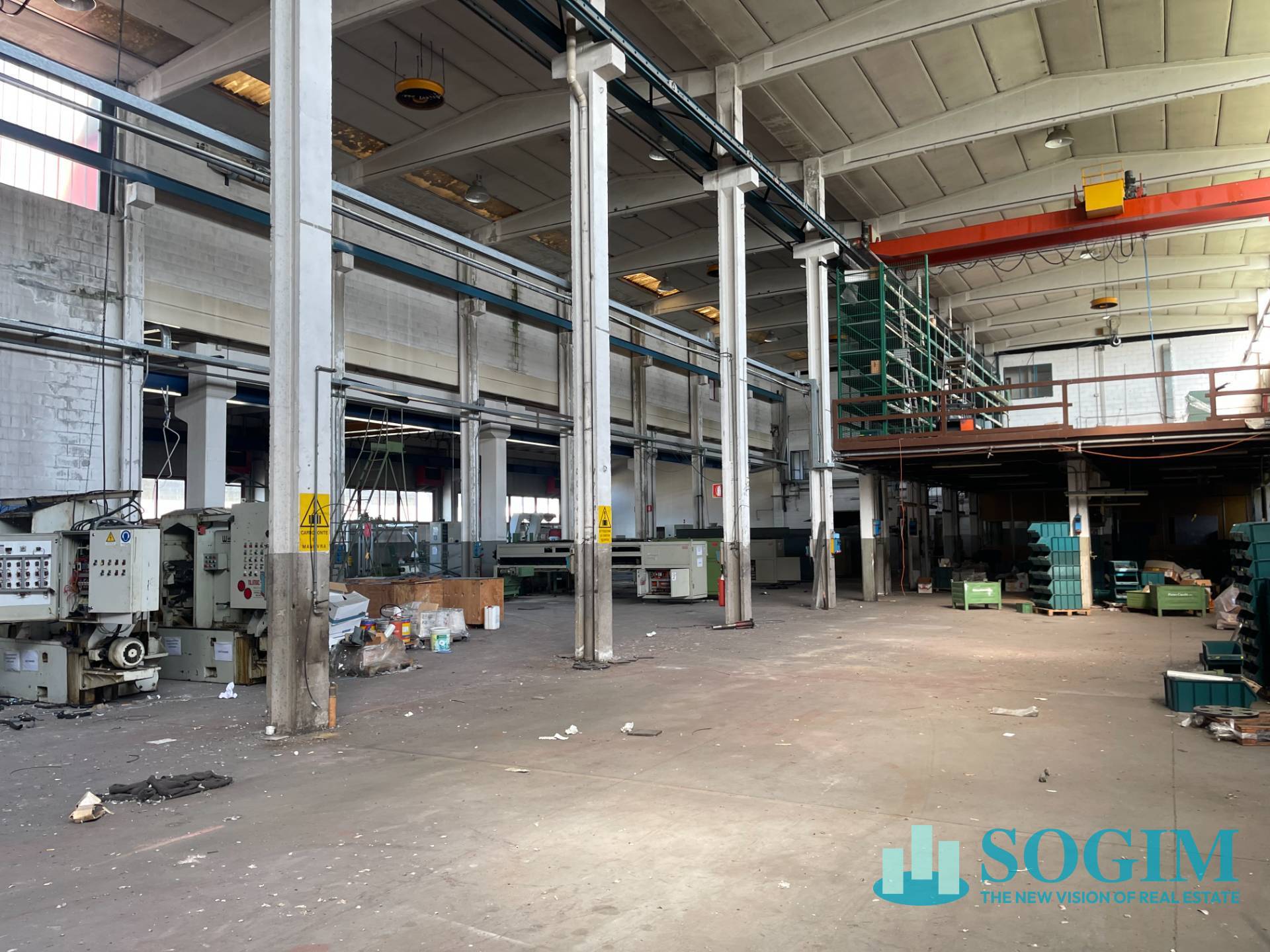 Capannone in vendita a Bussero