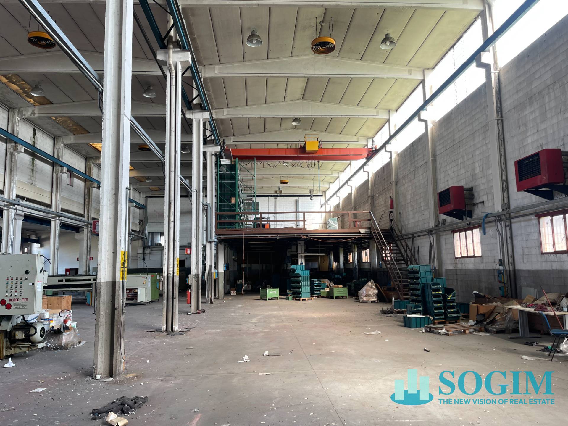 Capannone in vendita a Bussero