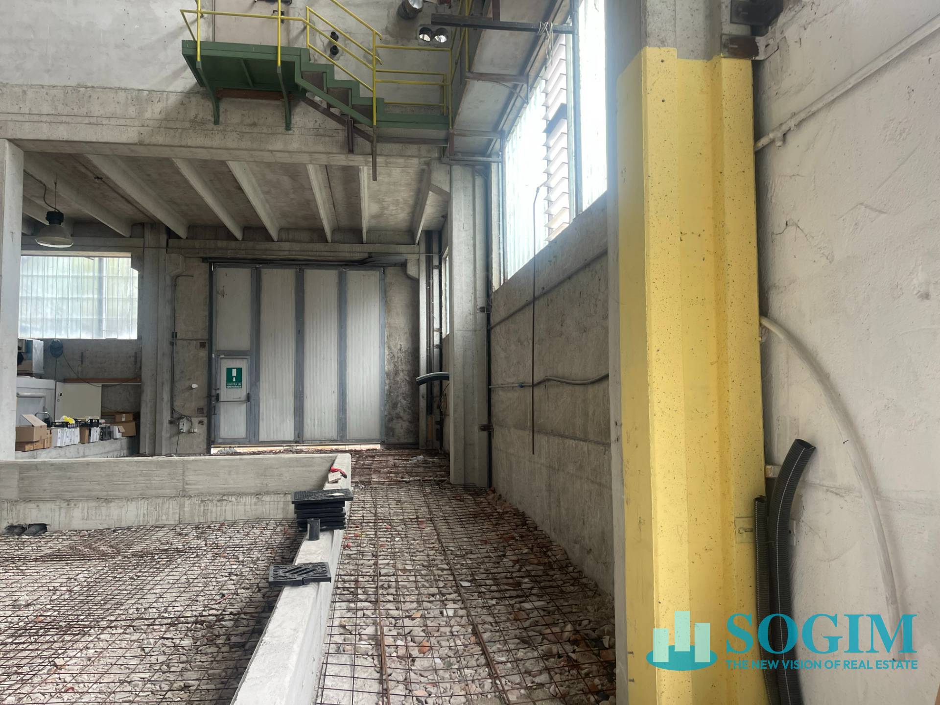 Capannone in vendita a Brugherio