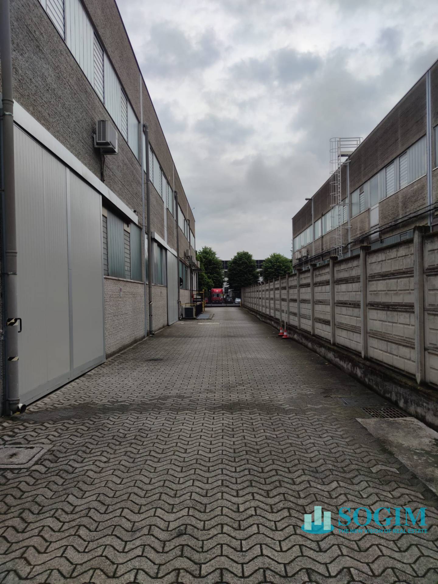 Immobile commerciale in affitto a Liscate