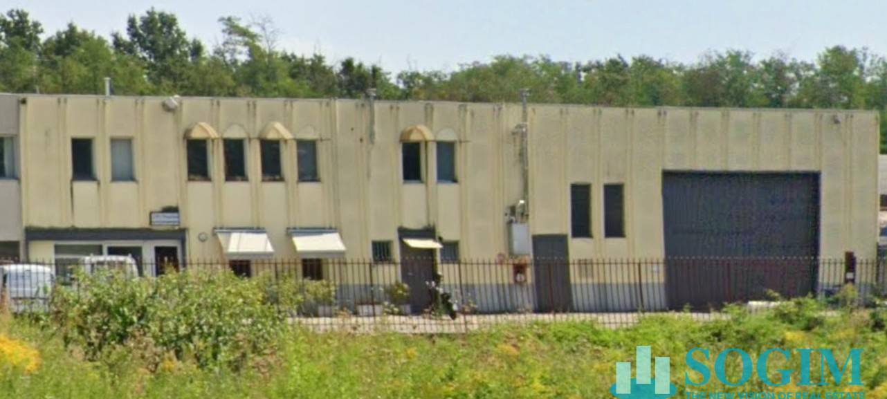 Capannone in vendita a Cassano Magnago