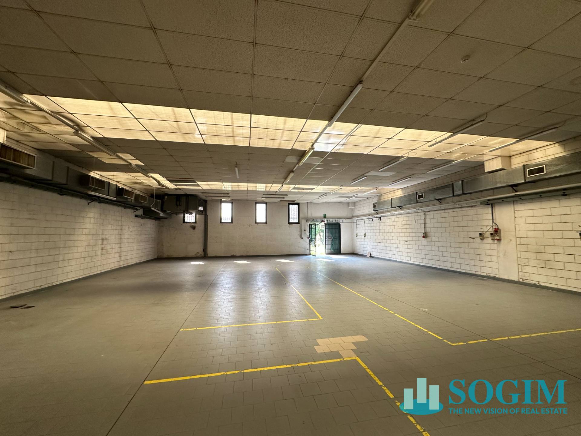 Capannone in vendita a Paderno d'Adda