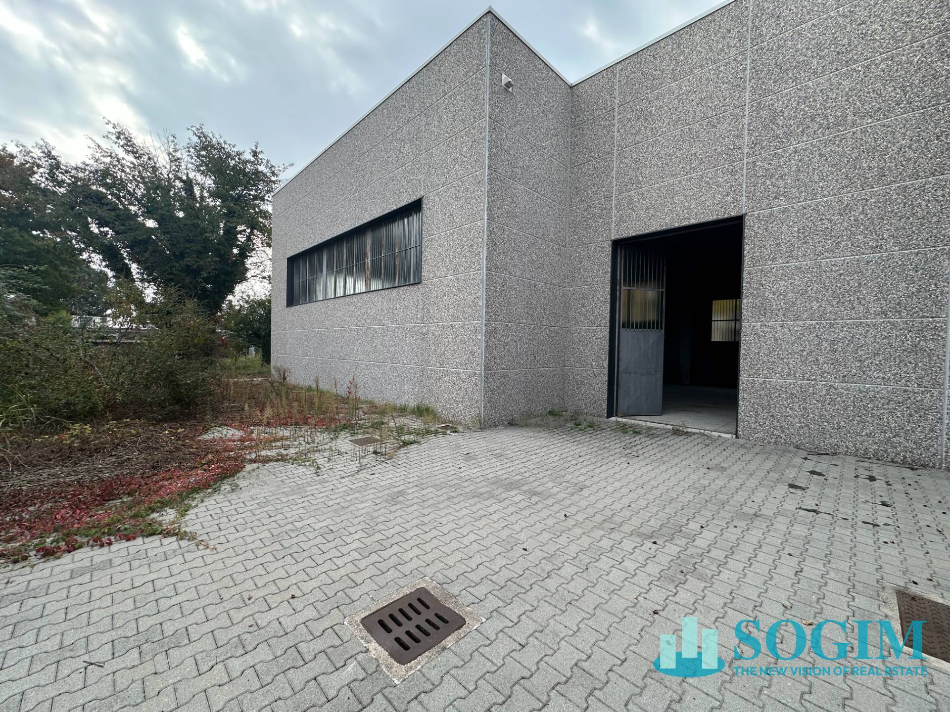 Capannone in vendita a Muggi