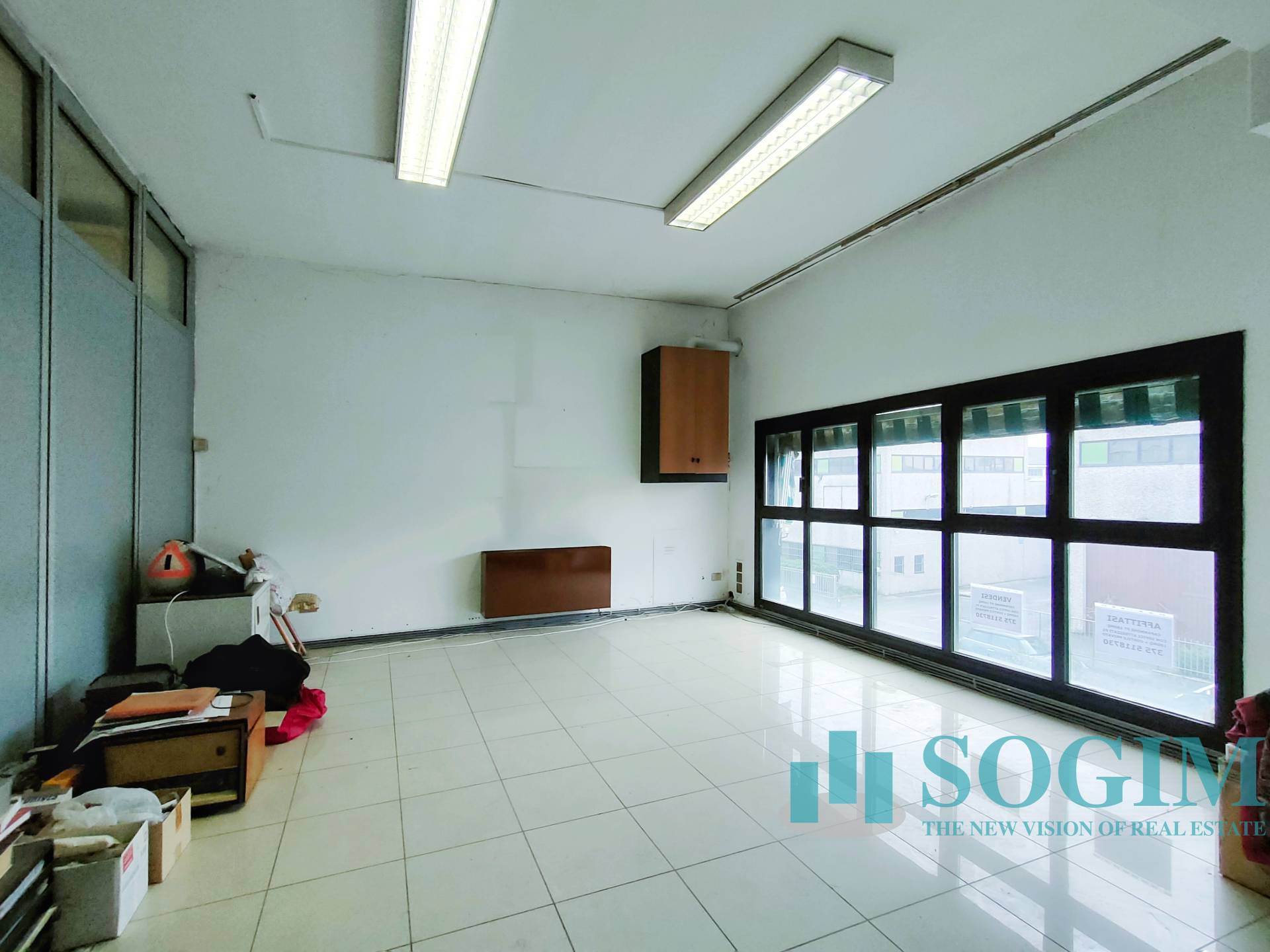 Capannone + Palazzina Uffici in affitto a Opera