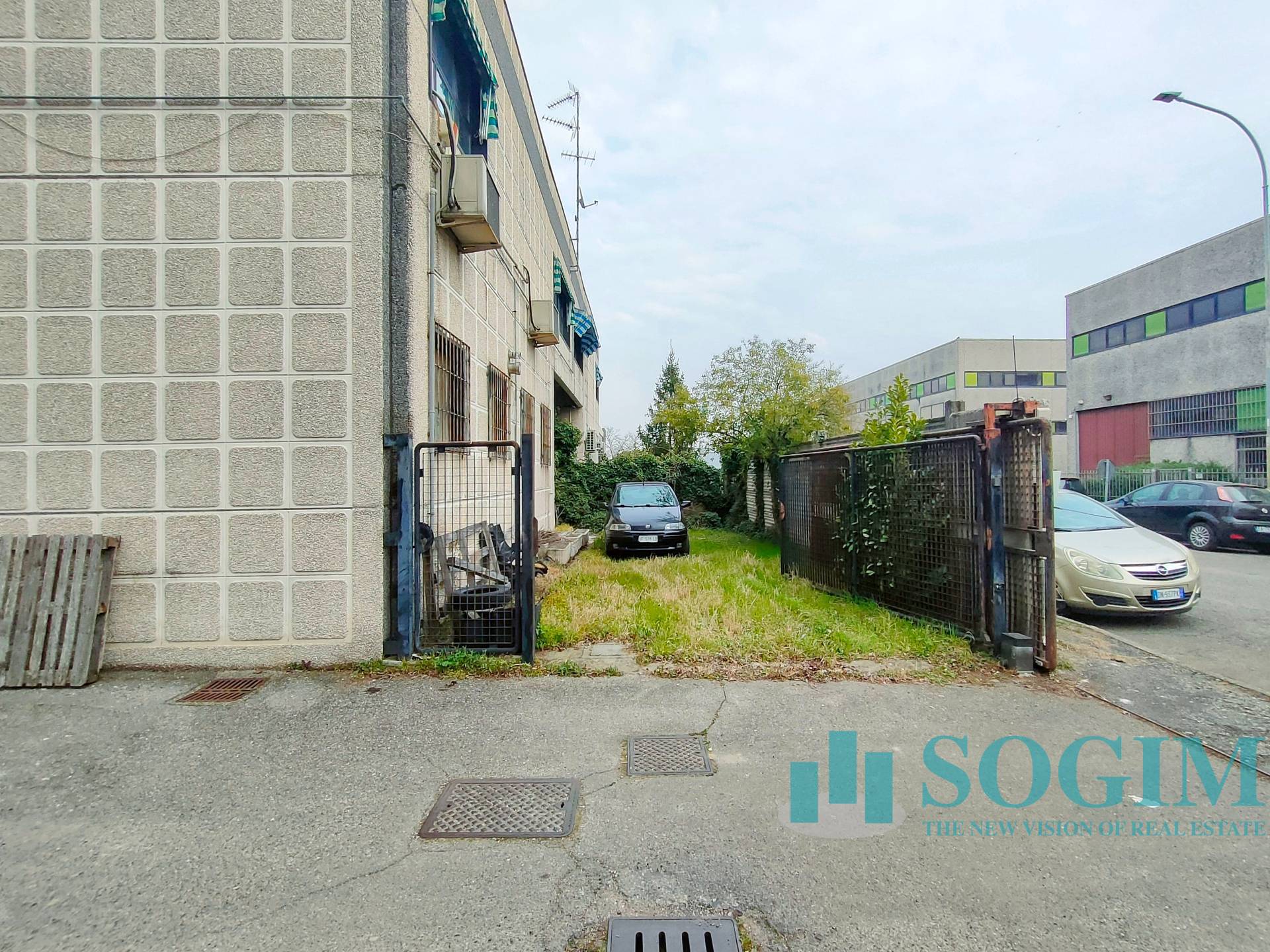 Capannone + Palazzina Uffici in affitto a Opera