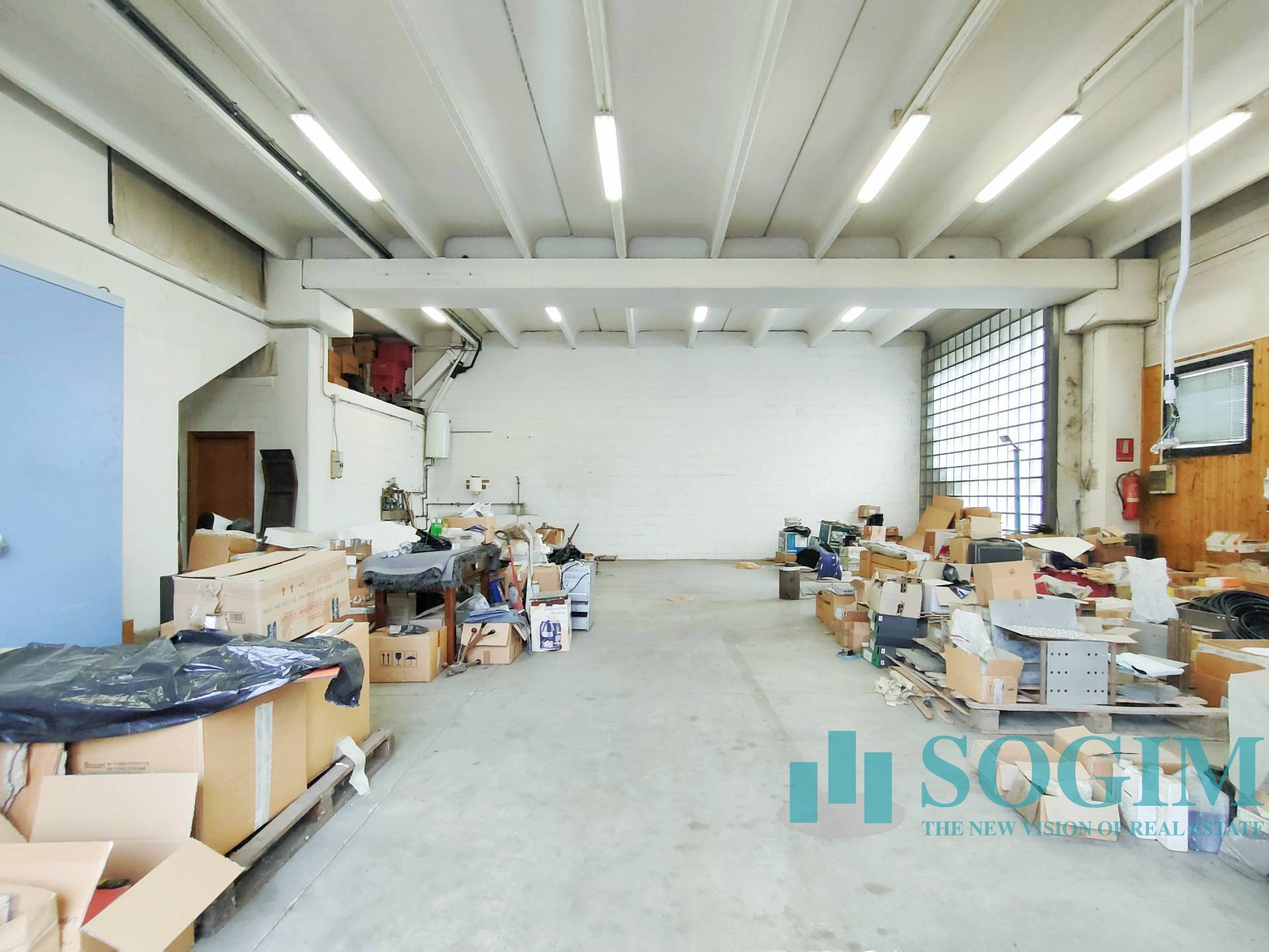 Capannone + Palazzina Uffici in affitto a Opera