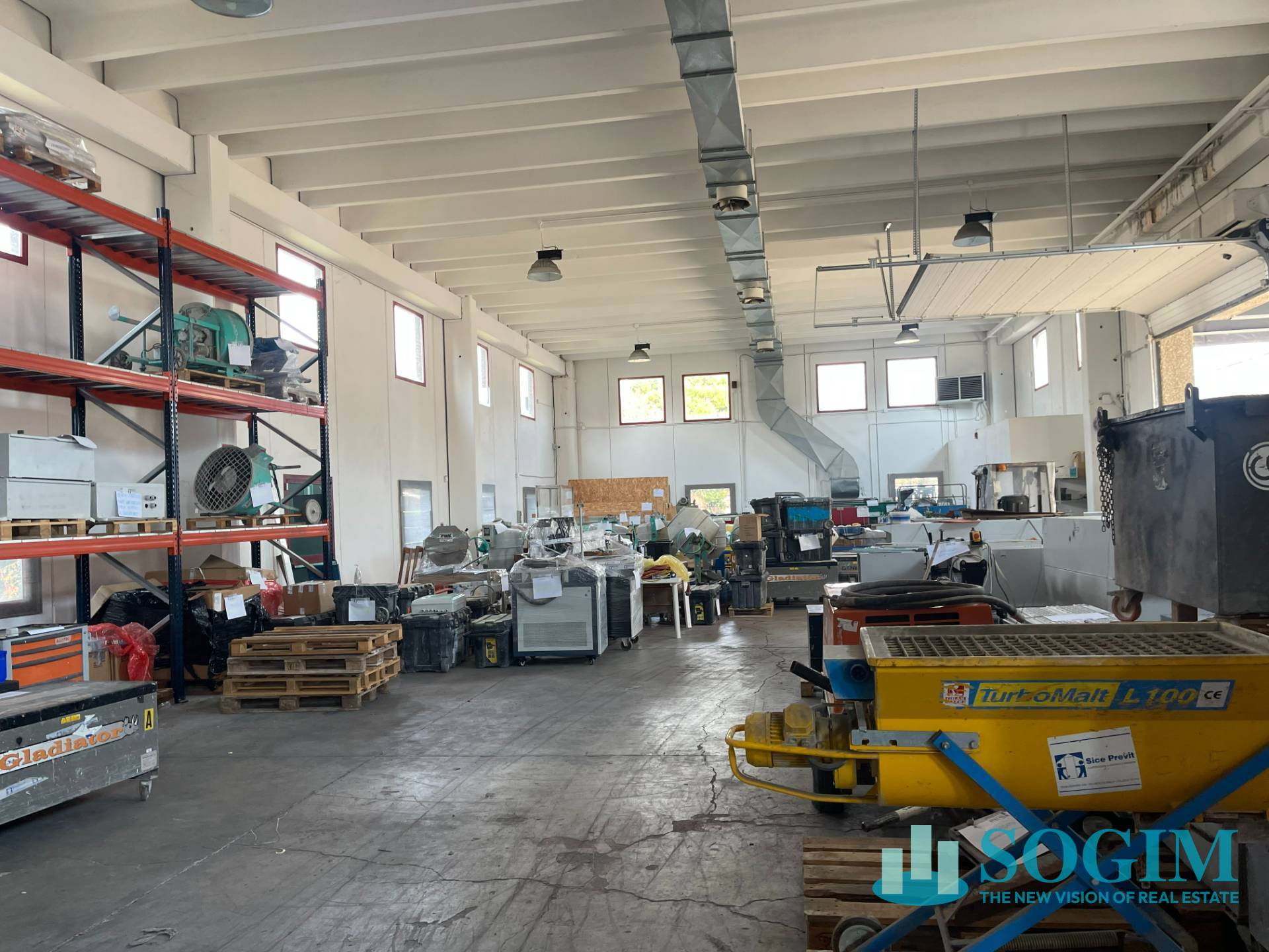 Capannone in affitto a Segrate