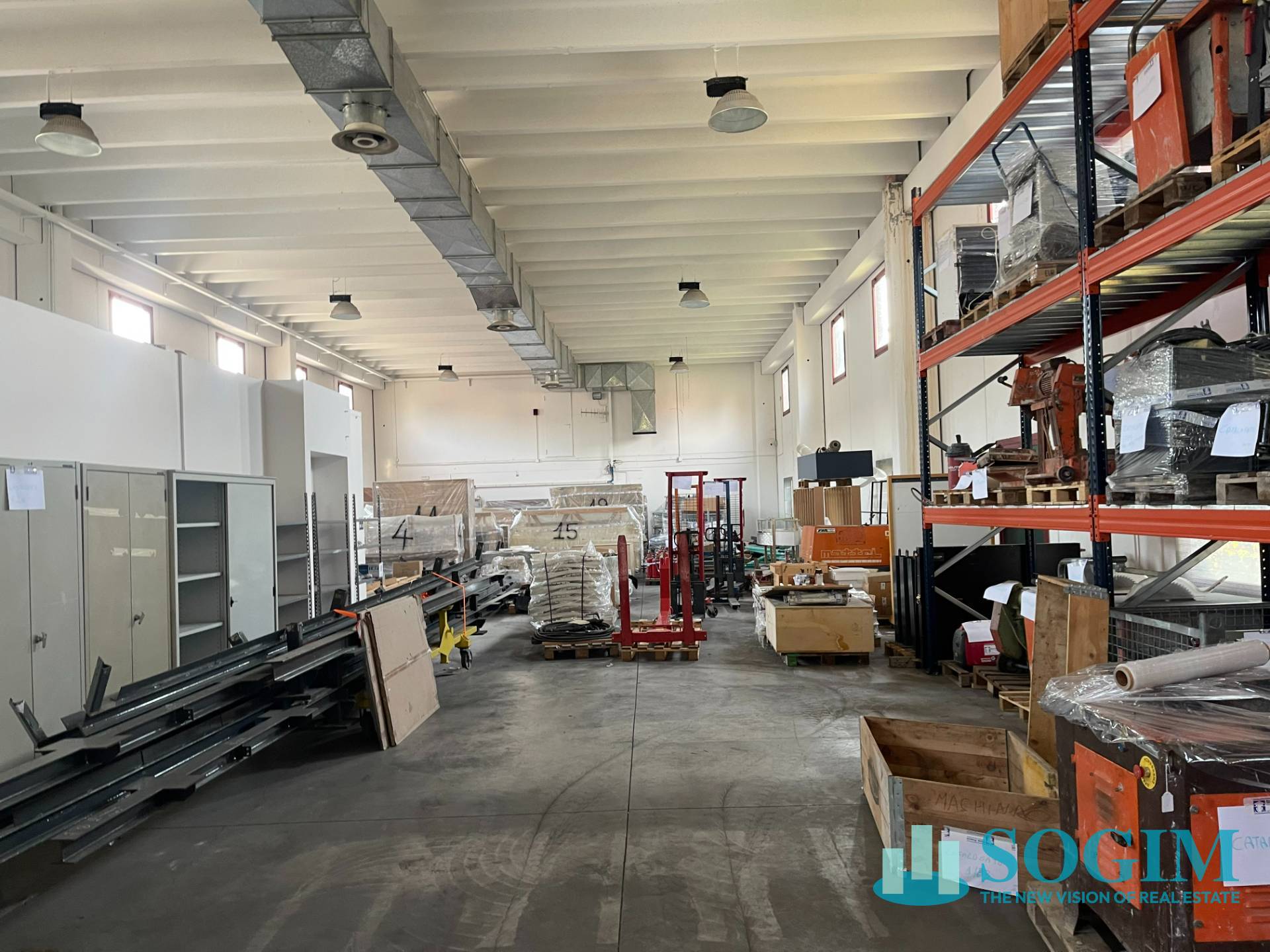 Capannone in affitto a Segrate