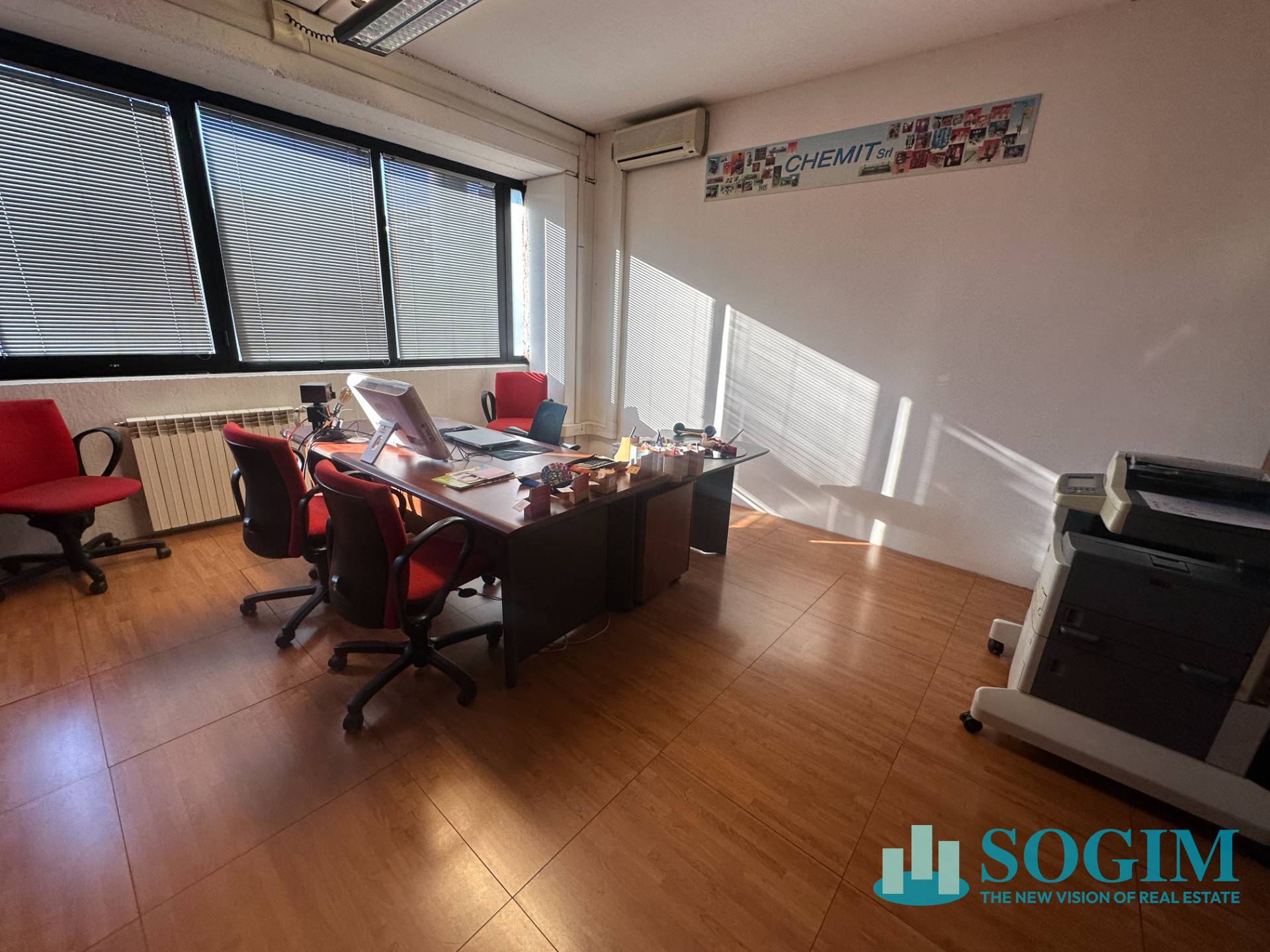 Ufficio in vendita a Muggi