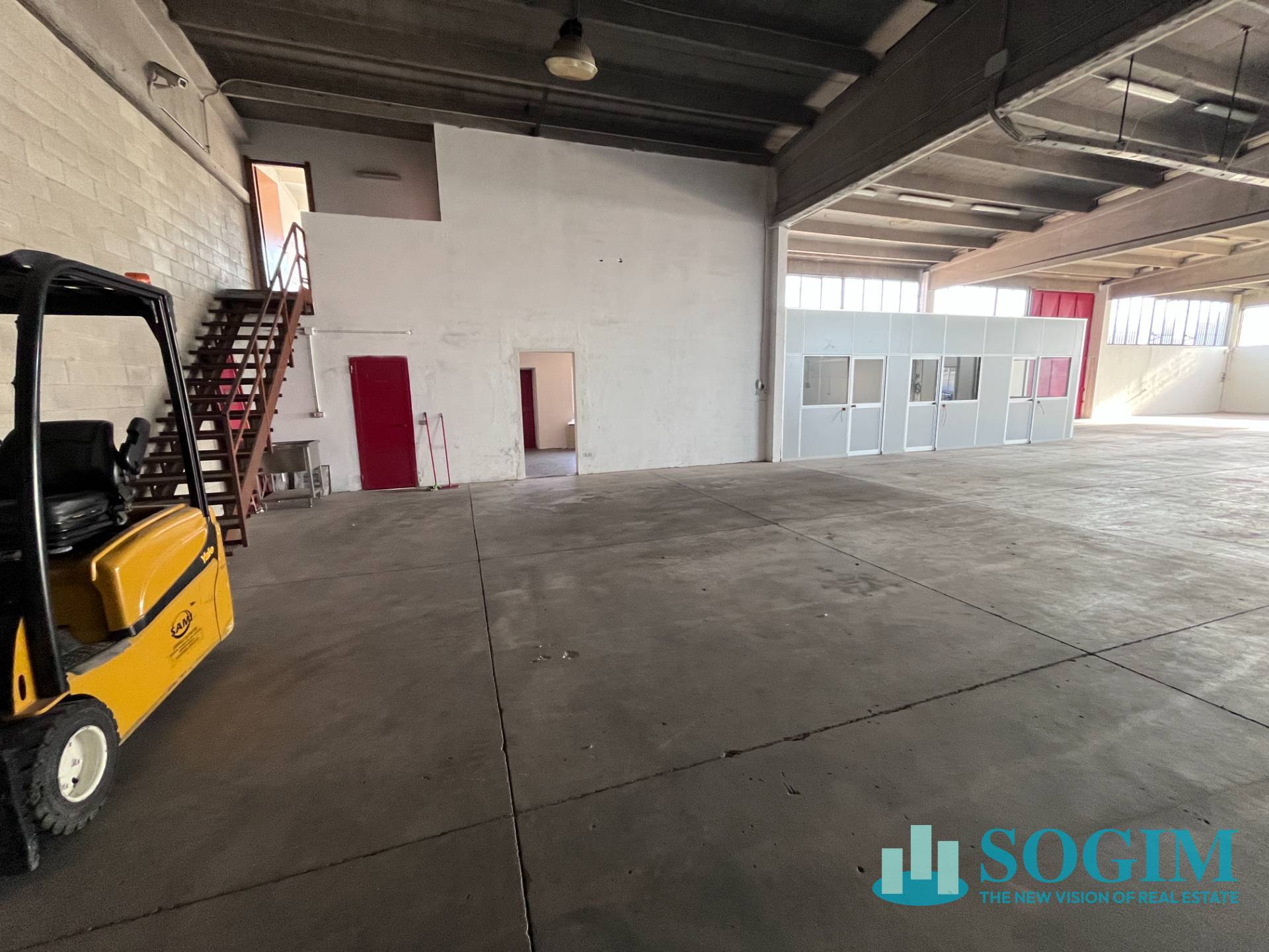 Capannone in vendita a Cusago