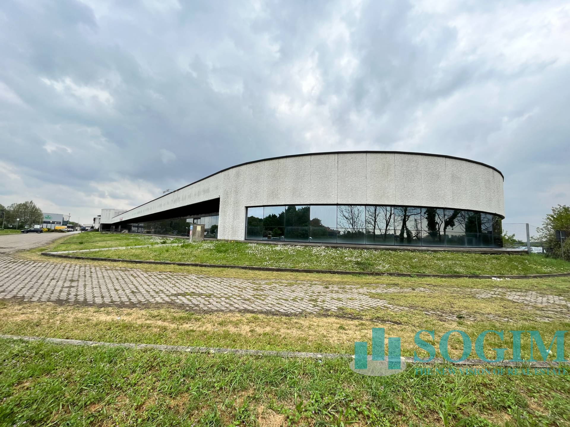 Immobile commerciale in affitto a Cusago