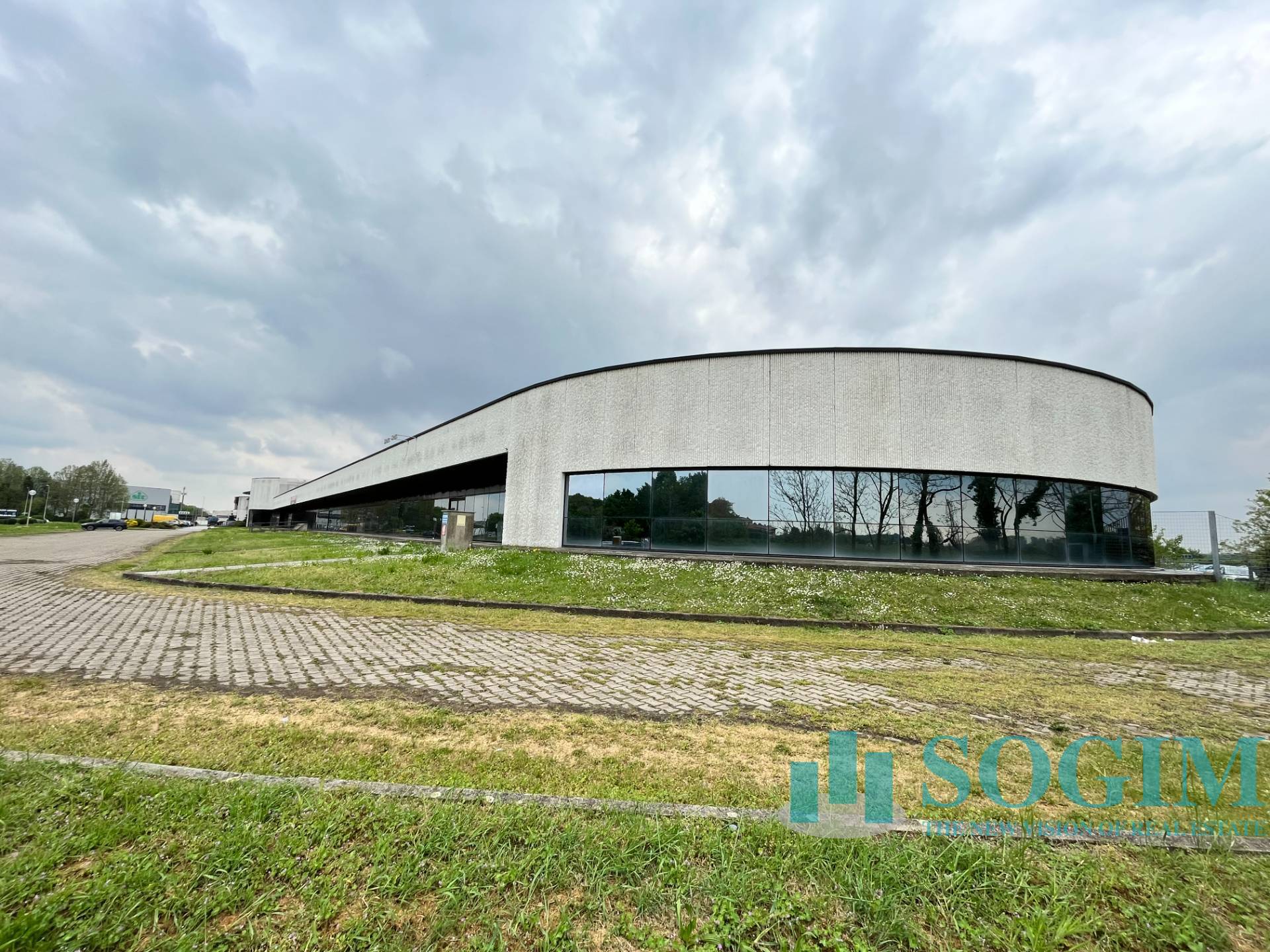 Immobile commerciale in affitto a Cusago