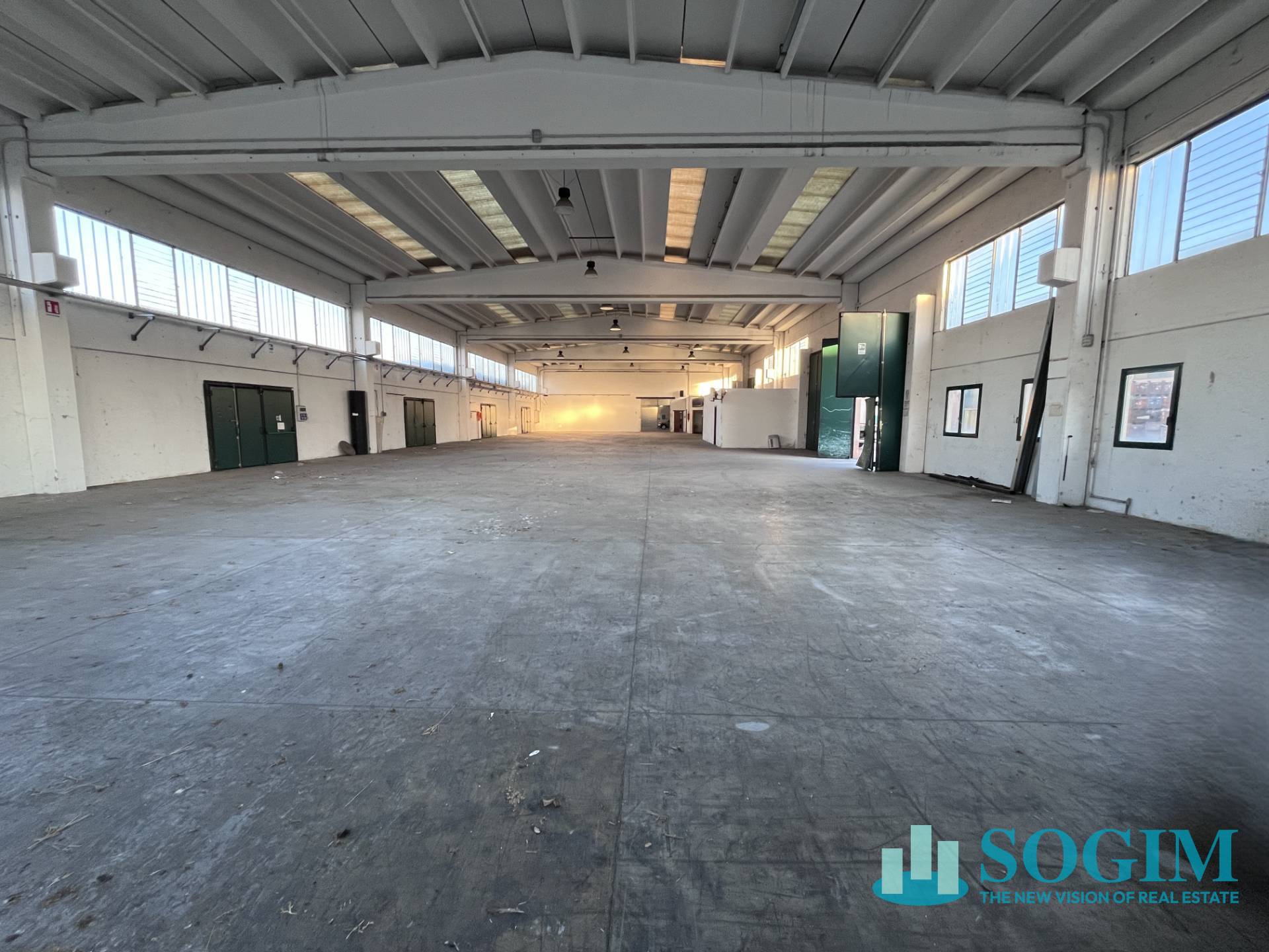 Capannone + Palazzina Uffici in affitto a Gaggiano