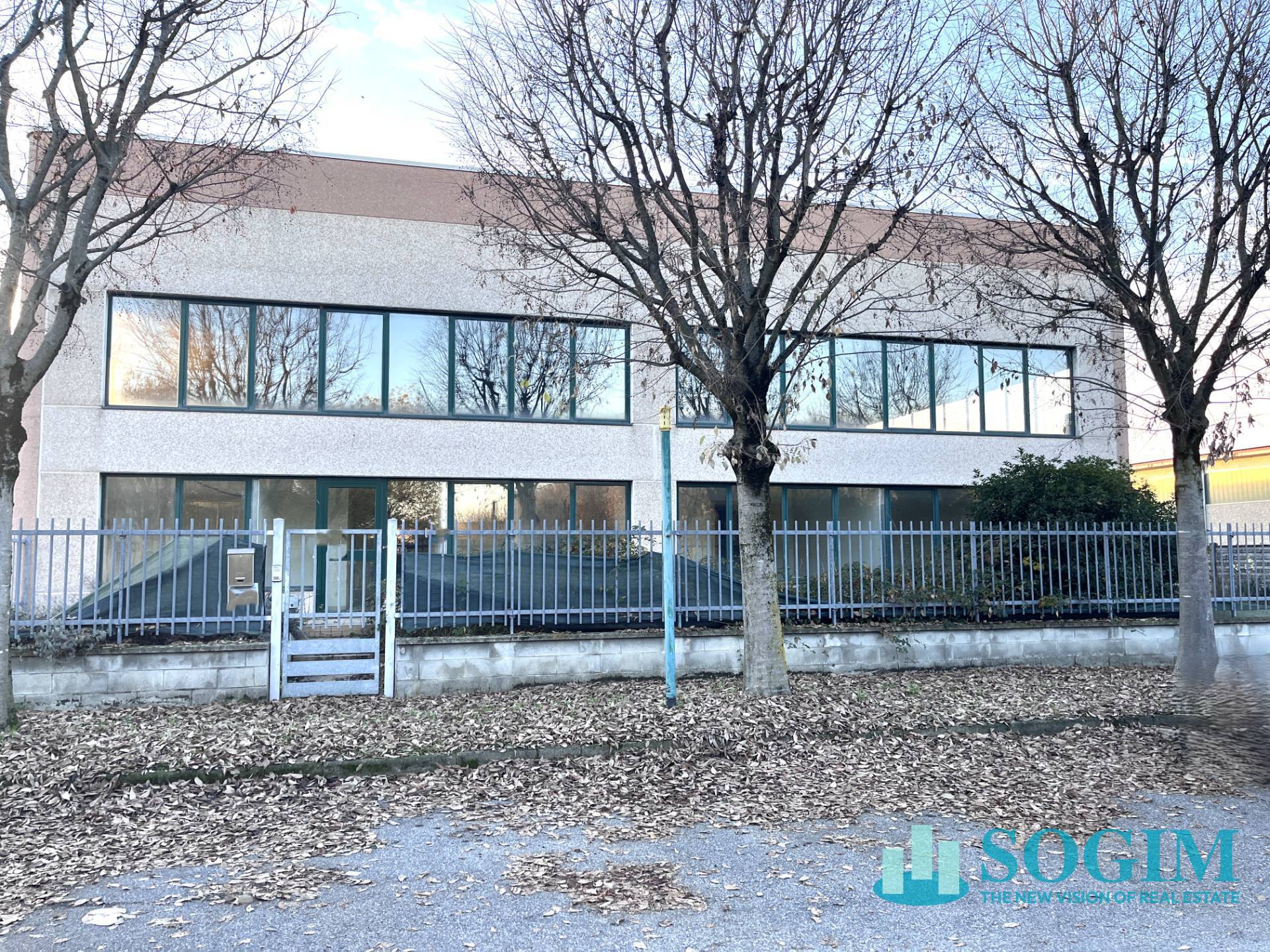 Capannone + Palazzina Uffici in affitto a Gaggiano