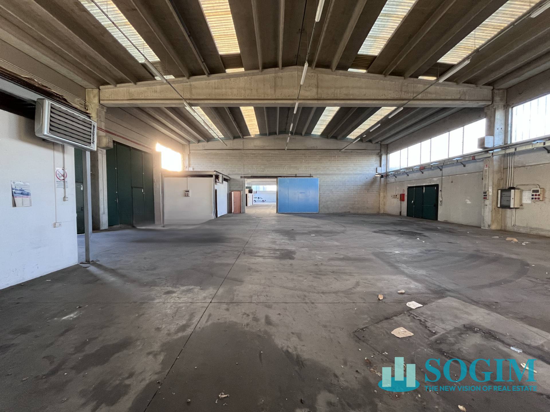 Capannone + Palazzina Uffici in affitto a Gaggiano