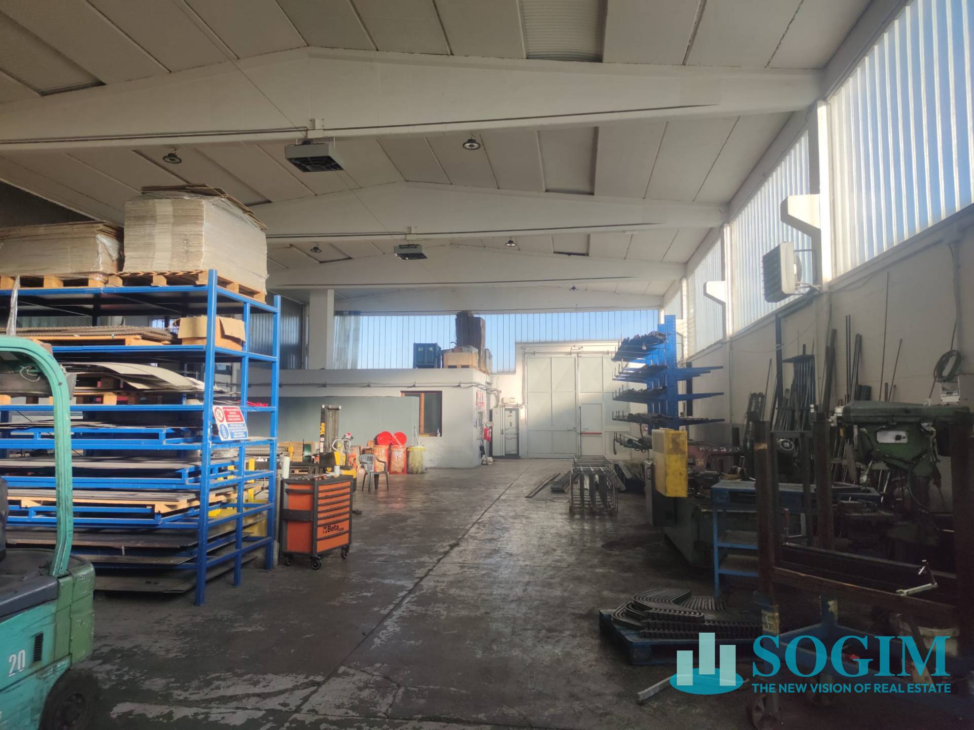 Capannone in affitto a Medolago