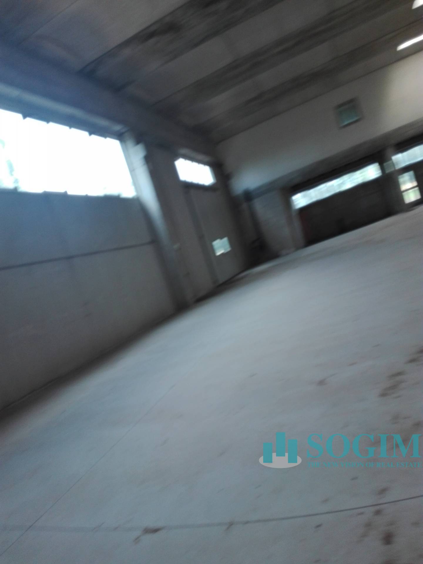 Capannone in vendita a Dairago