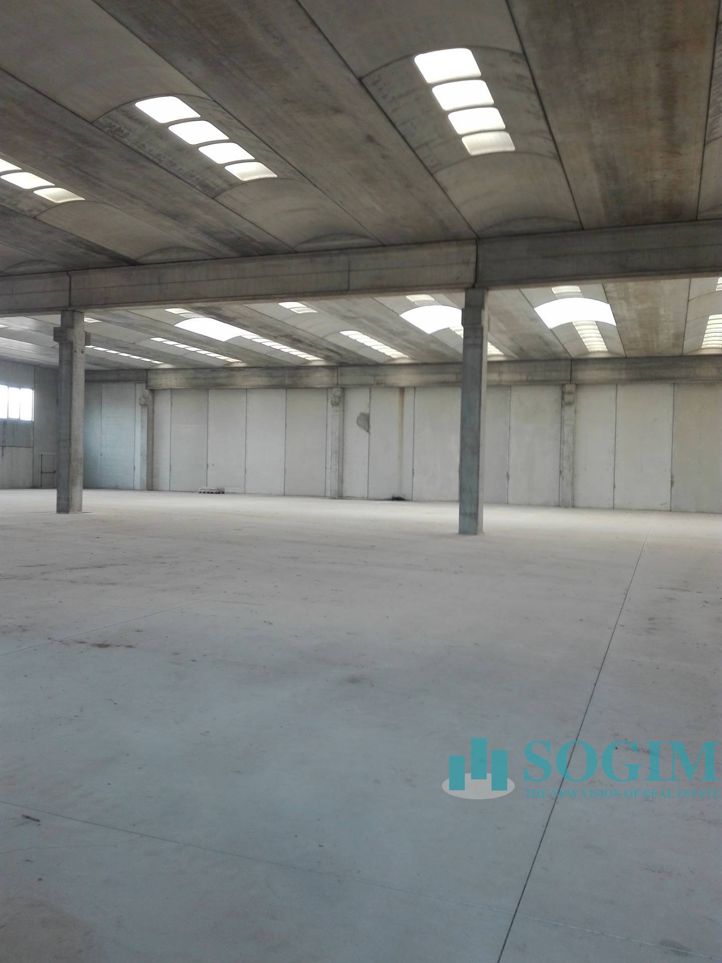 Capannone in vendita a Dairago