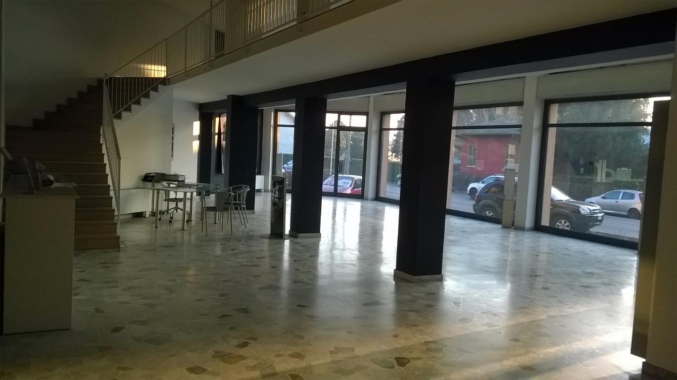 Immobile commerciale in vendita a Limbiate