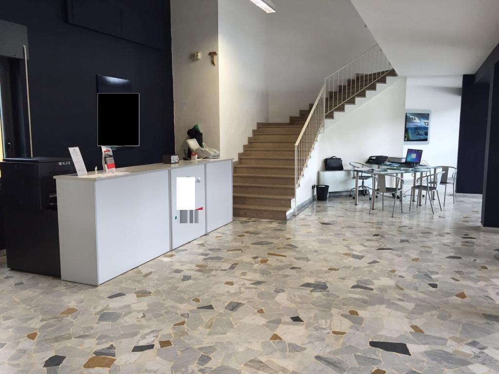 Immobile commerciale in vendita a Limbiate