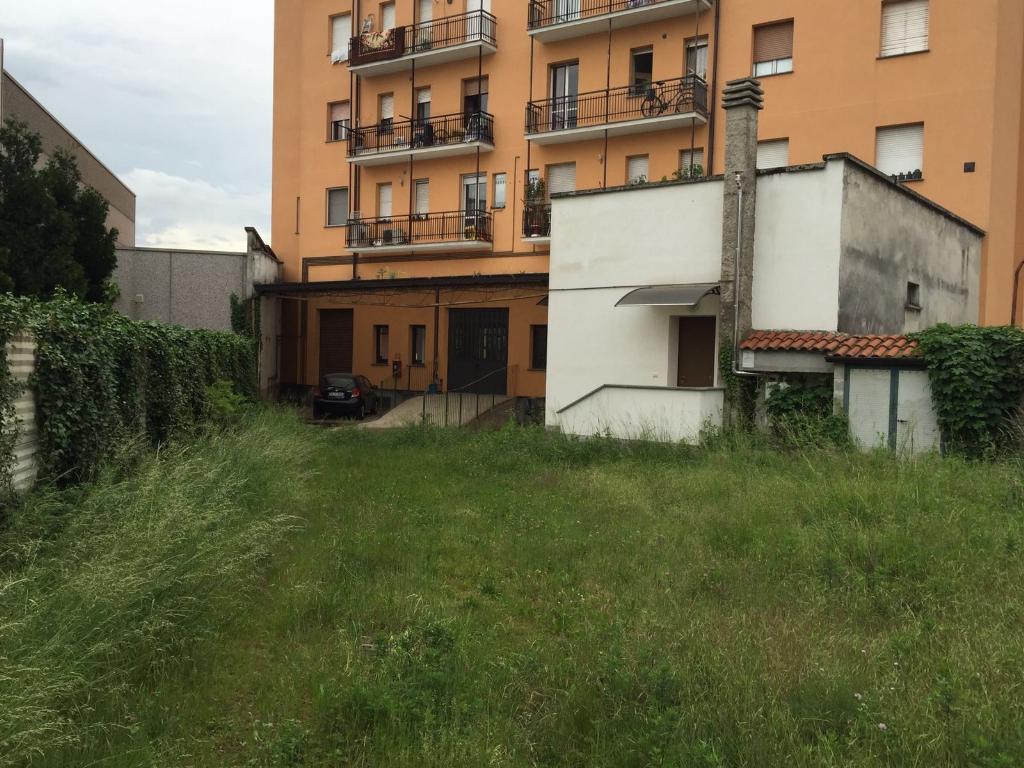 Immobile commerciale in vendita a Limbiate