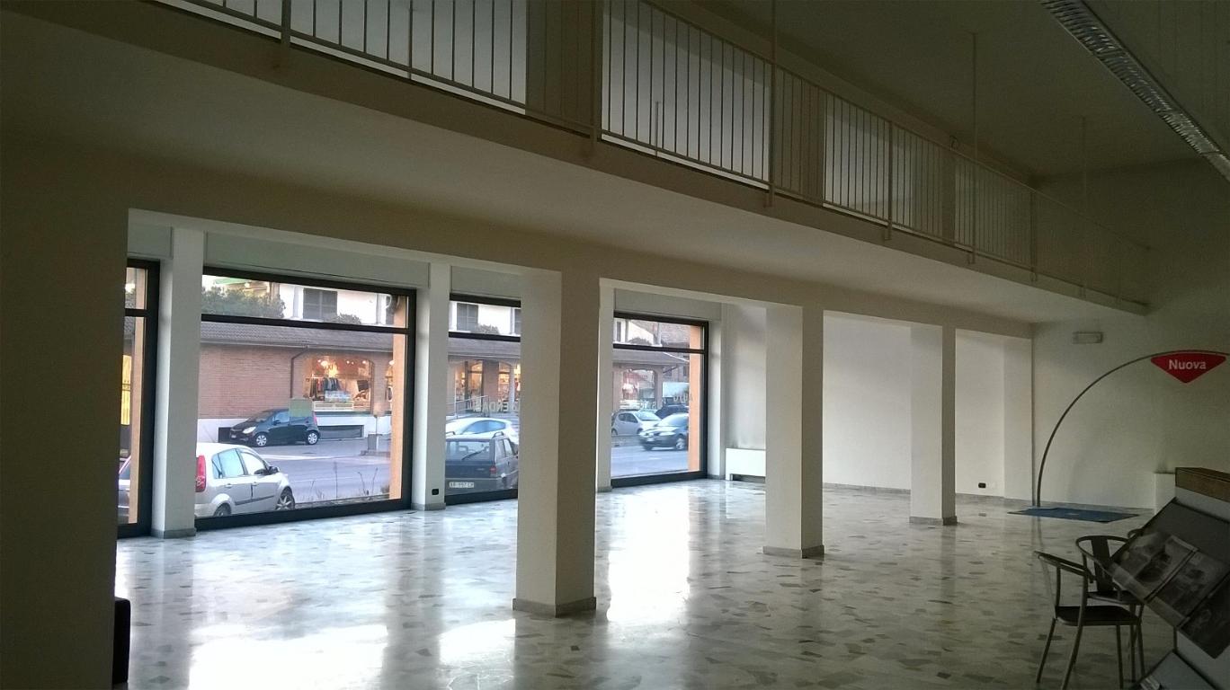 Immobile commerciale in vendita a Limbiate