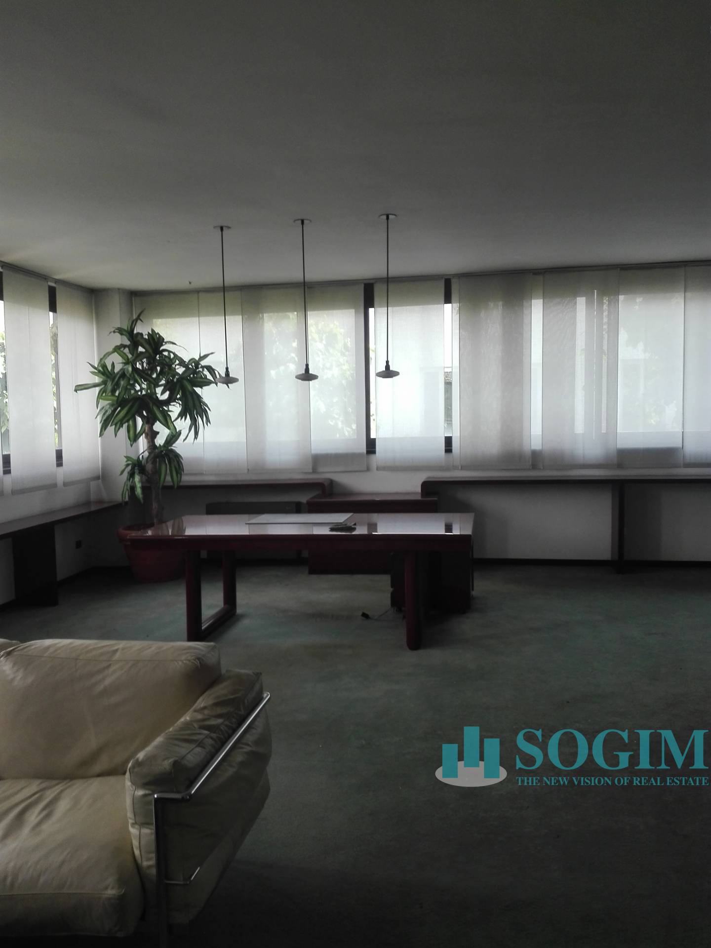 Capannone in vendita a Rho