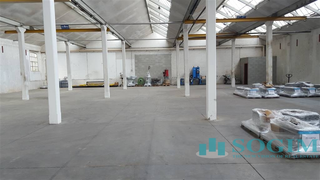 Capannone in vendita a Besana in Brianza