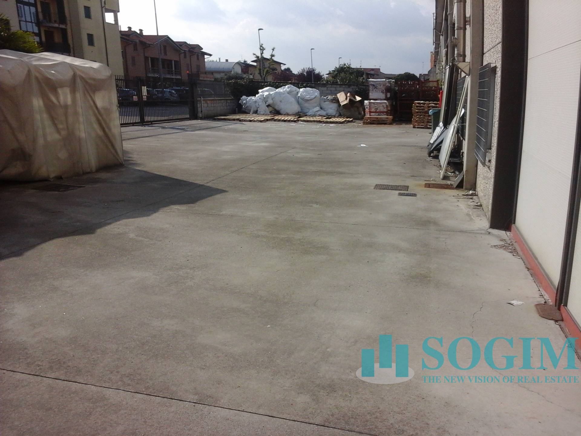 Capannone in vendita a Pogliano Milanese