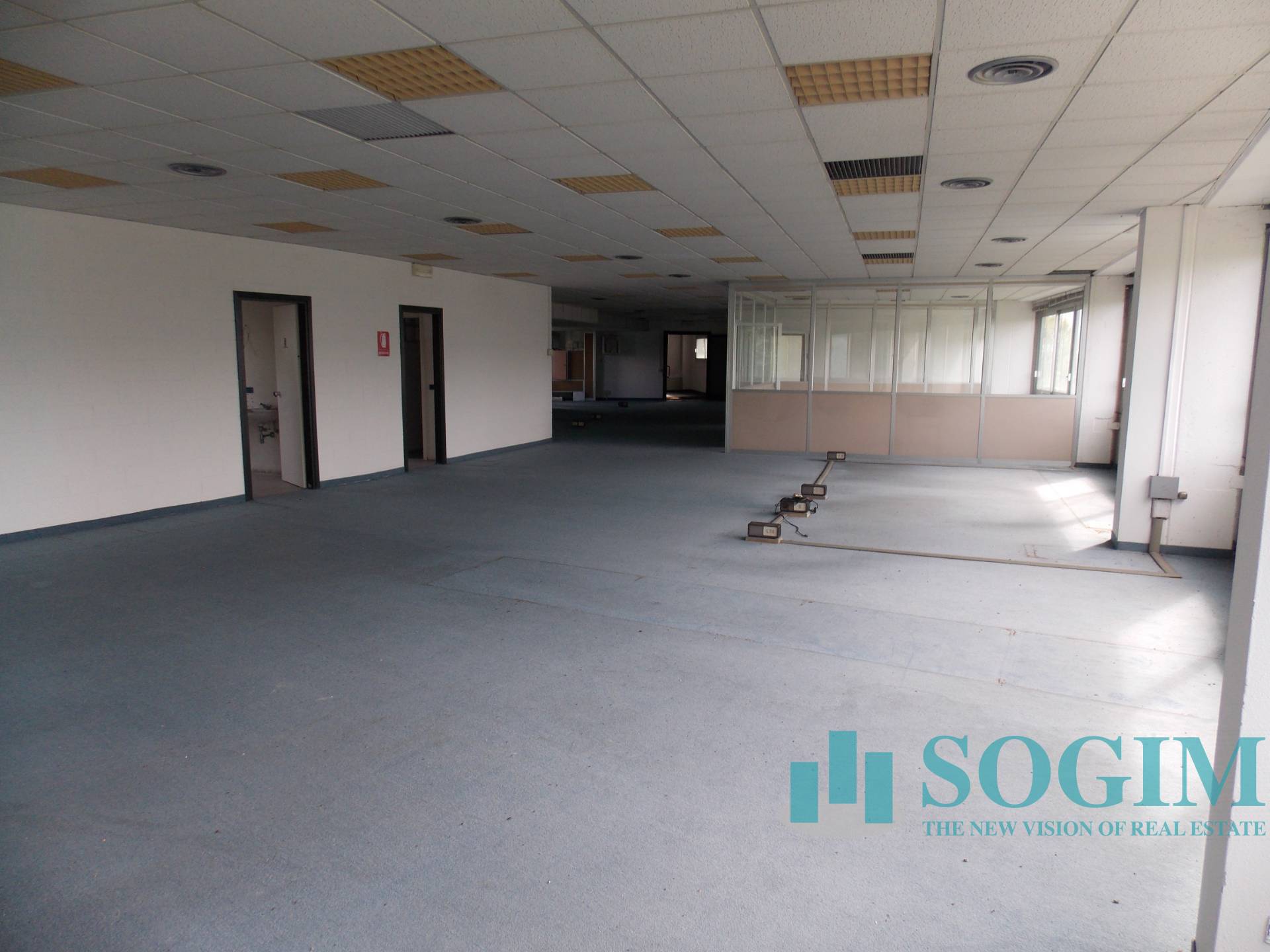 Capannone + Palazzina Uffici in affitto a Settala