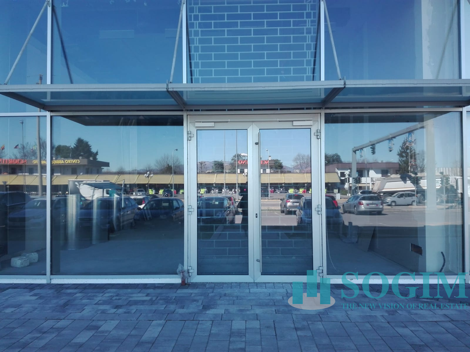 Immobile commerciale in affitto a Busnago