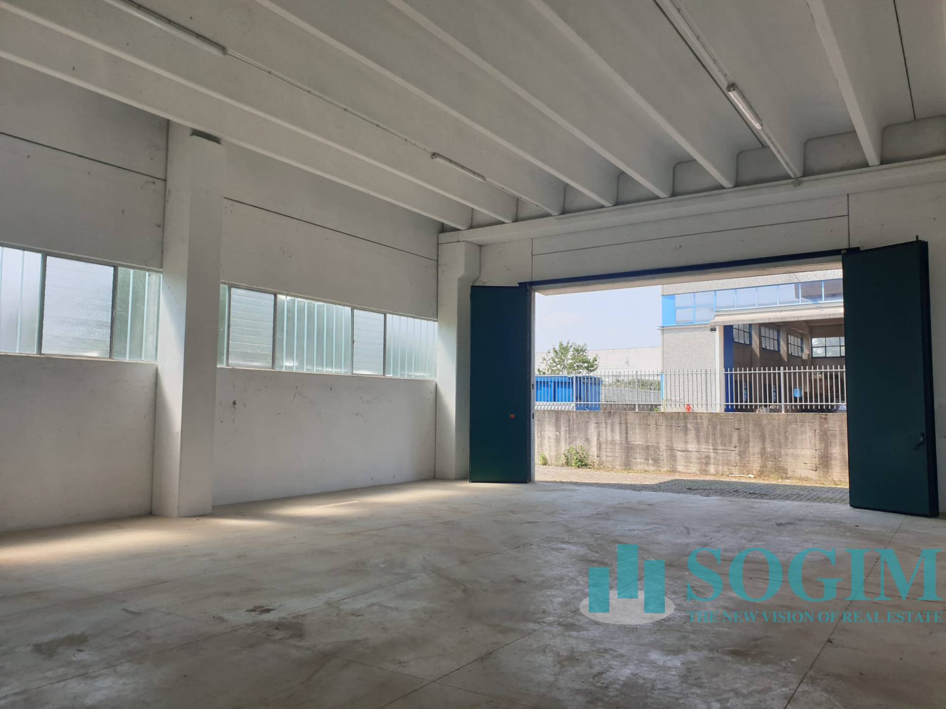 Capannone in vendita a Trezzano Rosa