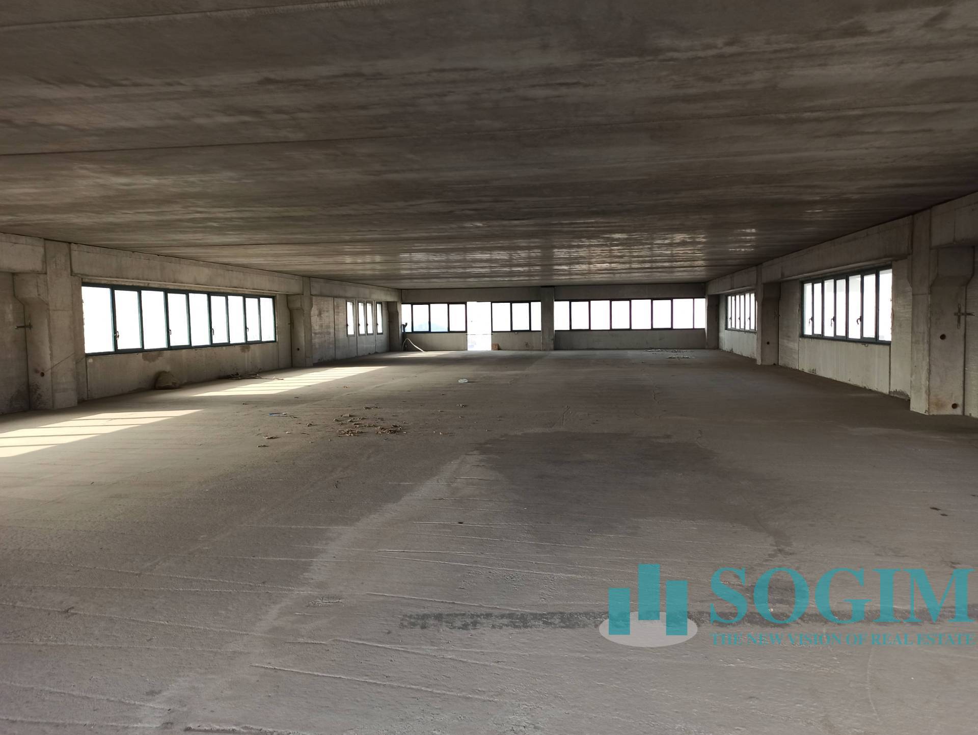 Capannone in vendita a Trezzano Rosa