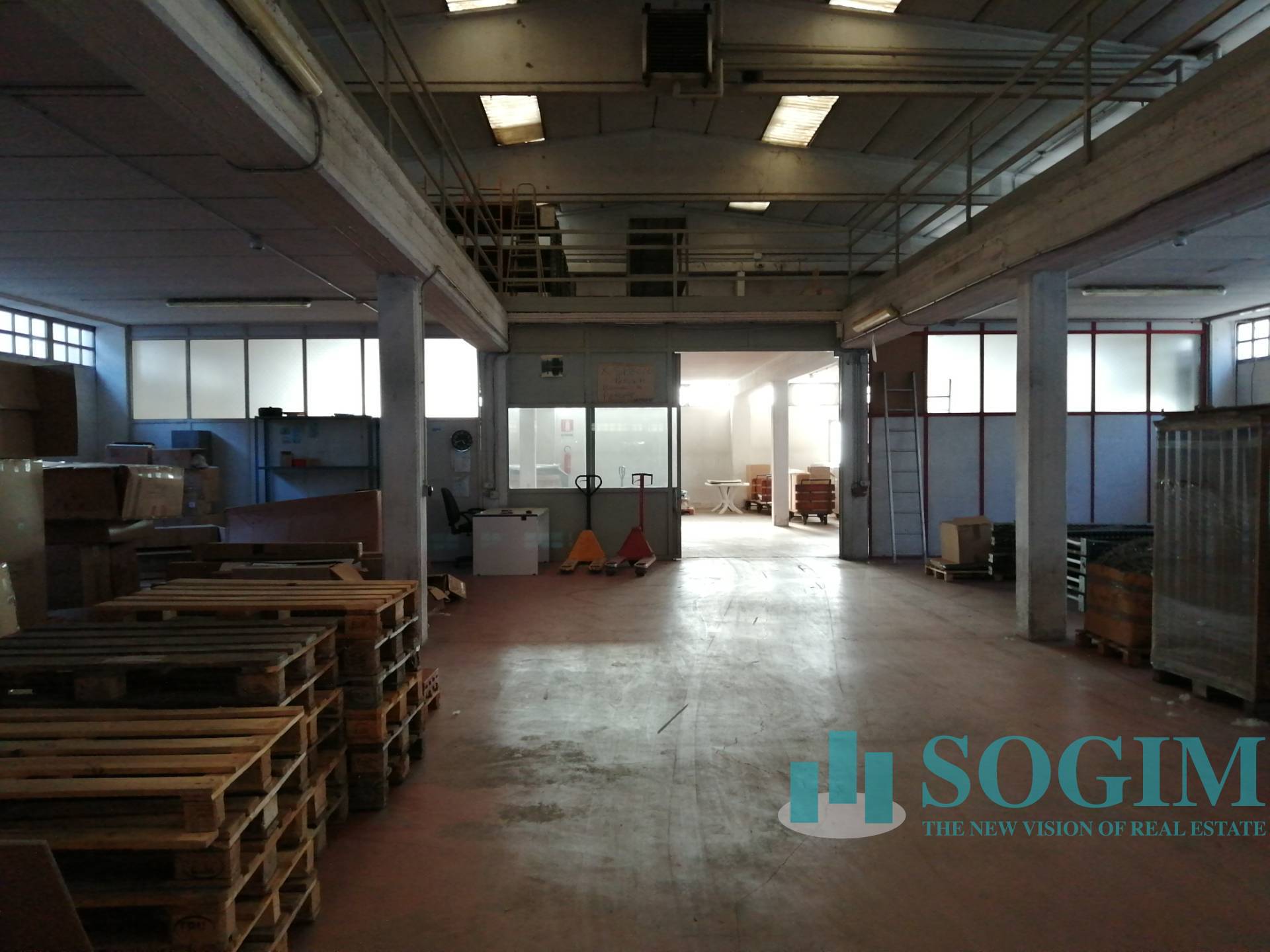 Capannone in affitto a Rho