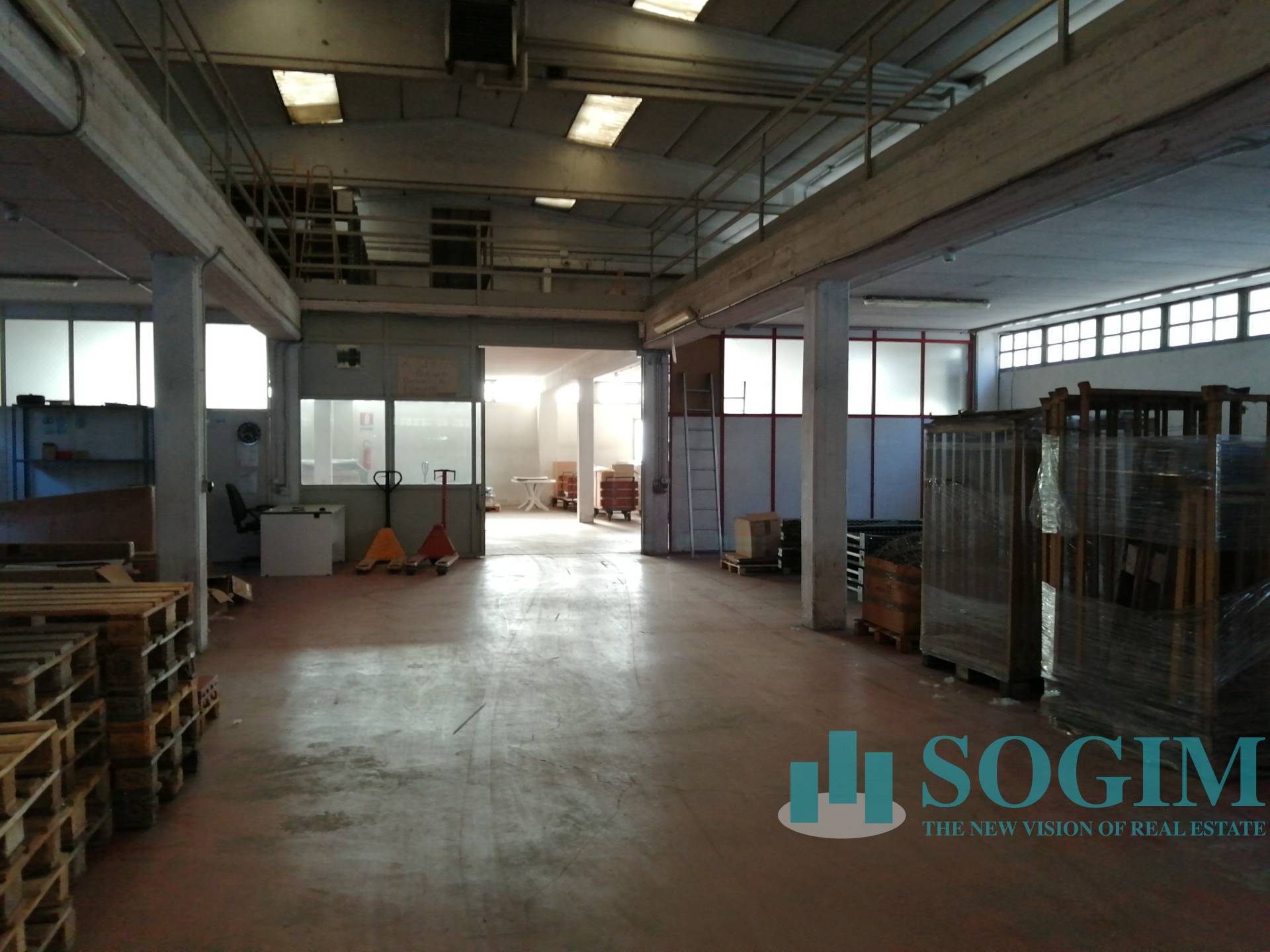 Capannone in affitto a Rho