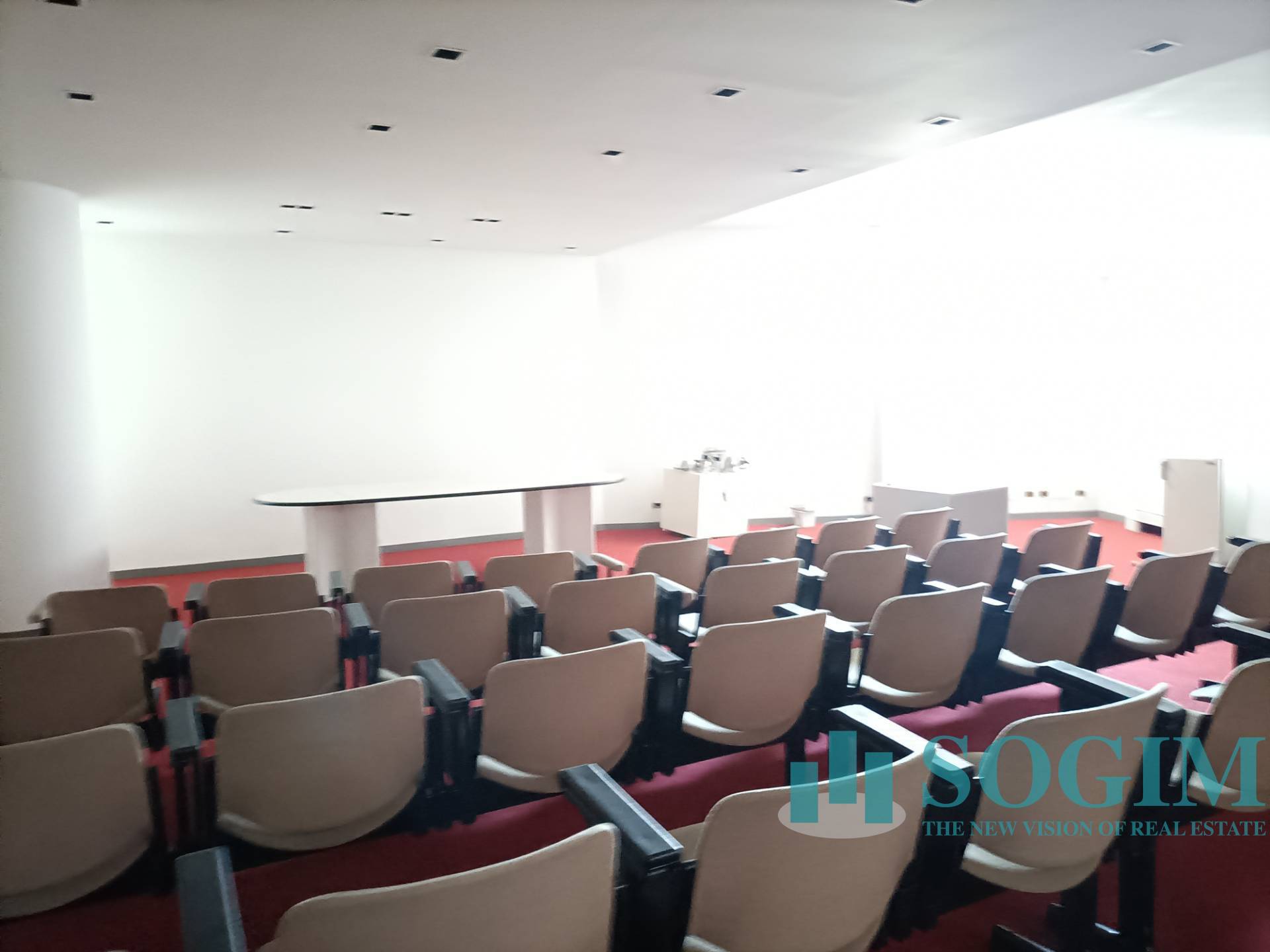 Capannone in vendita a Vedano al Lambro