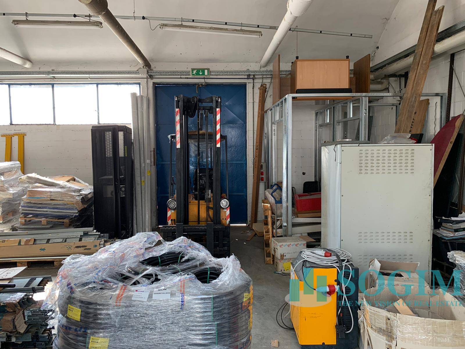 Capannone in vendita a Garbagnate Milanese