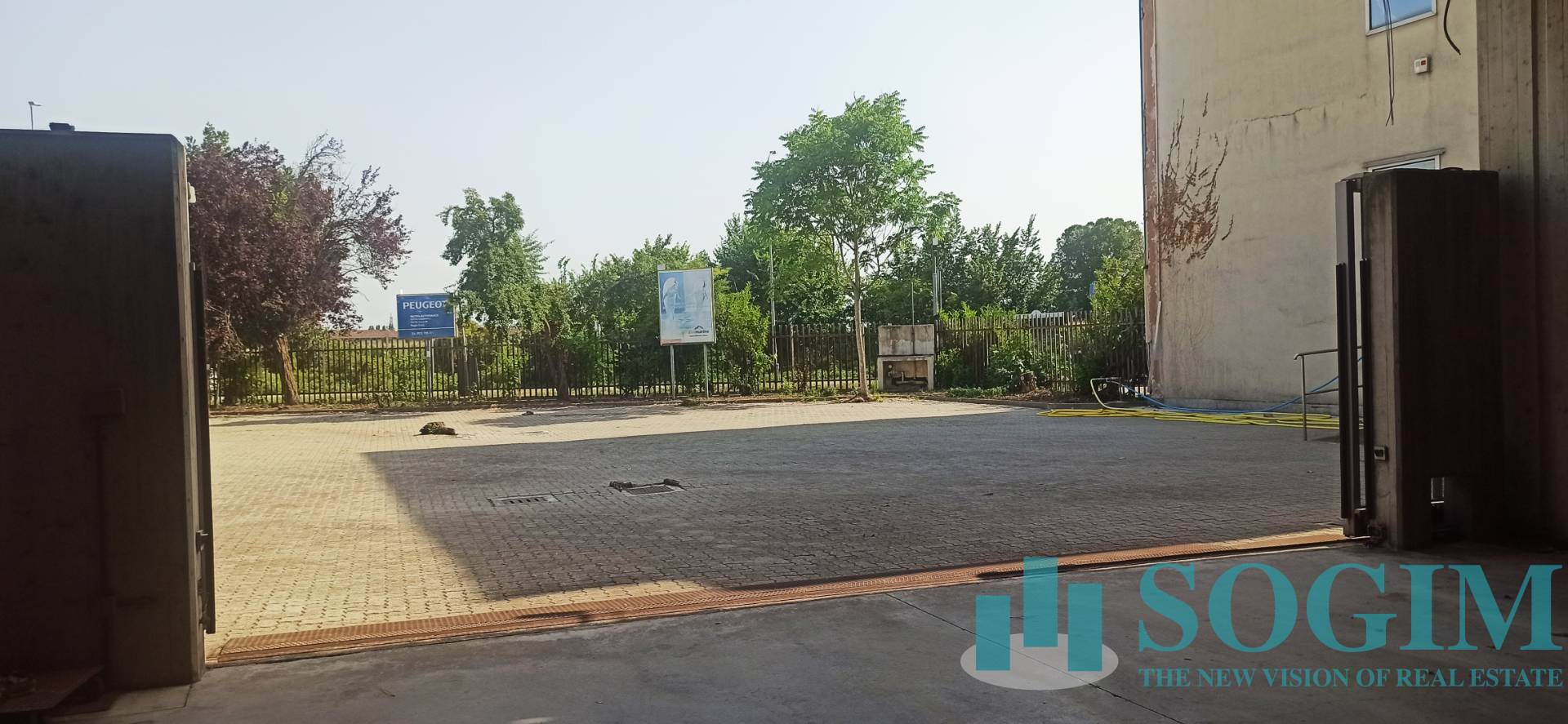 Capannone in vendita a Peschiera Borromeo, Bellingera